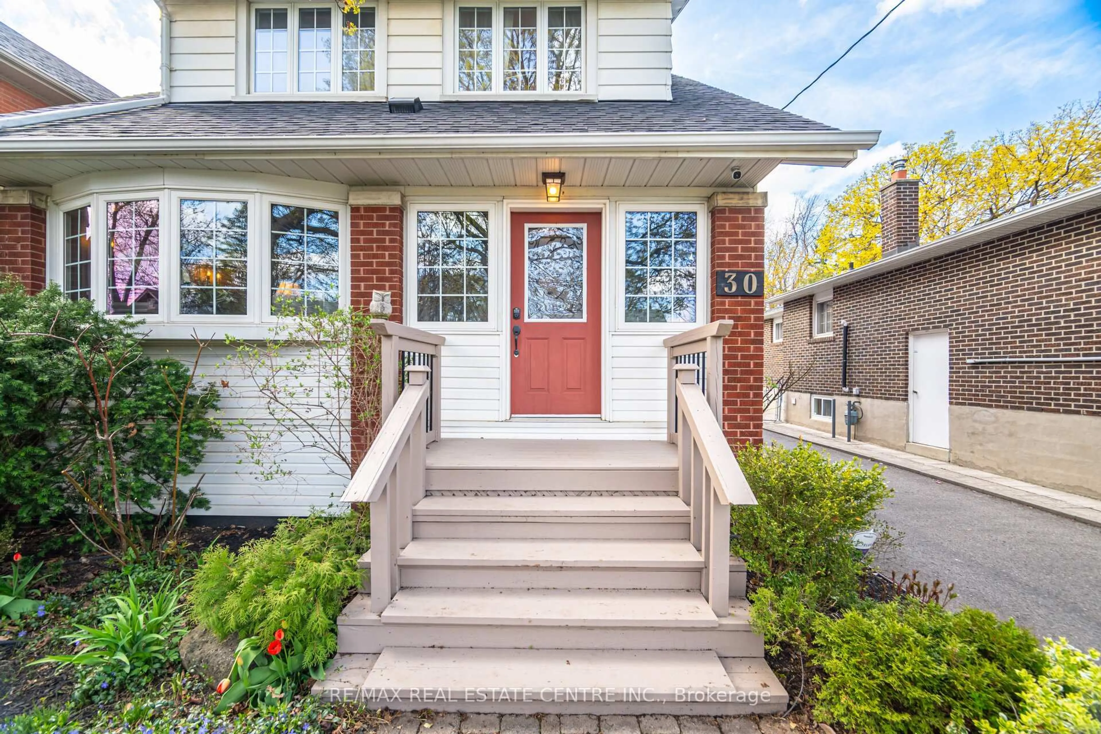 Home with brick exterior material, street for 30 Frederick St, Brampton Ontario L6Y 1G4