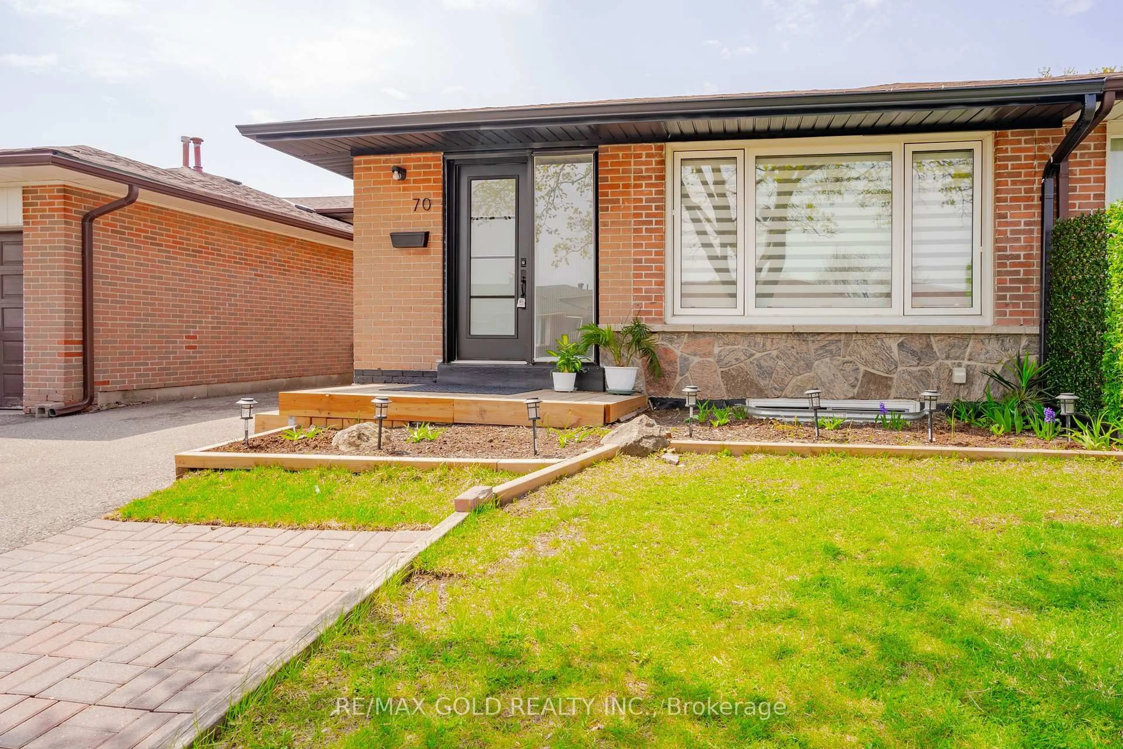 Home with brick exterior material, street for 70 Wilton Dr, Brampton Ontario L6W 3A1
