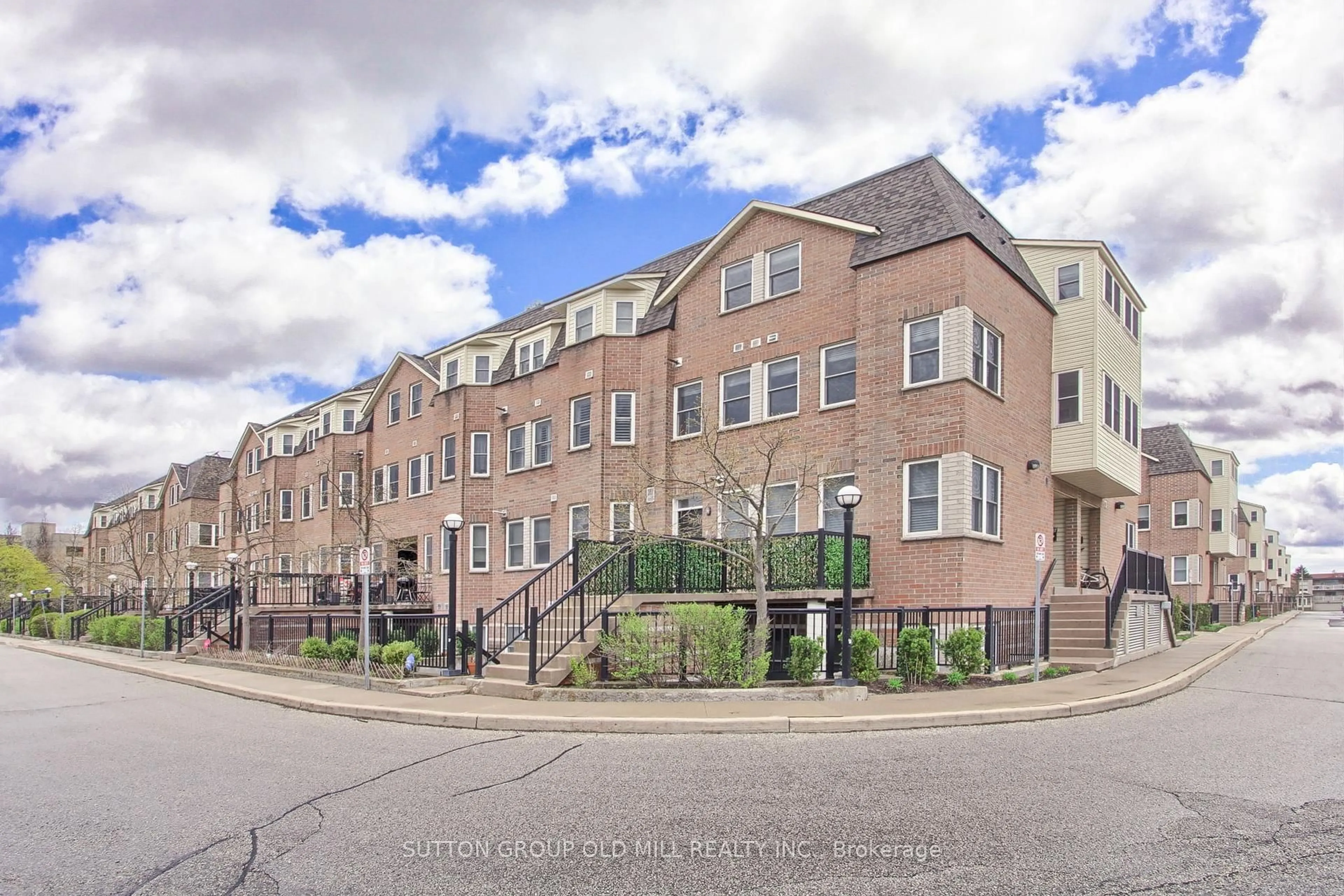A pic from outside/outdoor area/front of a property/back of a property/a pic from drone, street for 760 Lawrence Ave #167, Toronto Ontario M6A 3E7