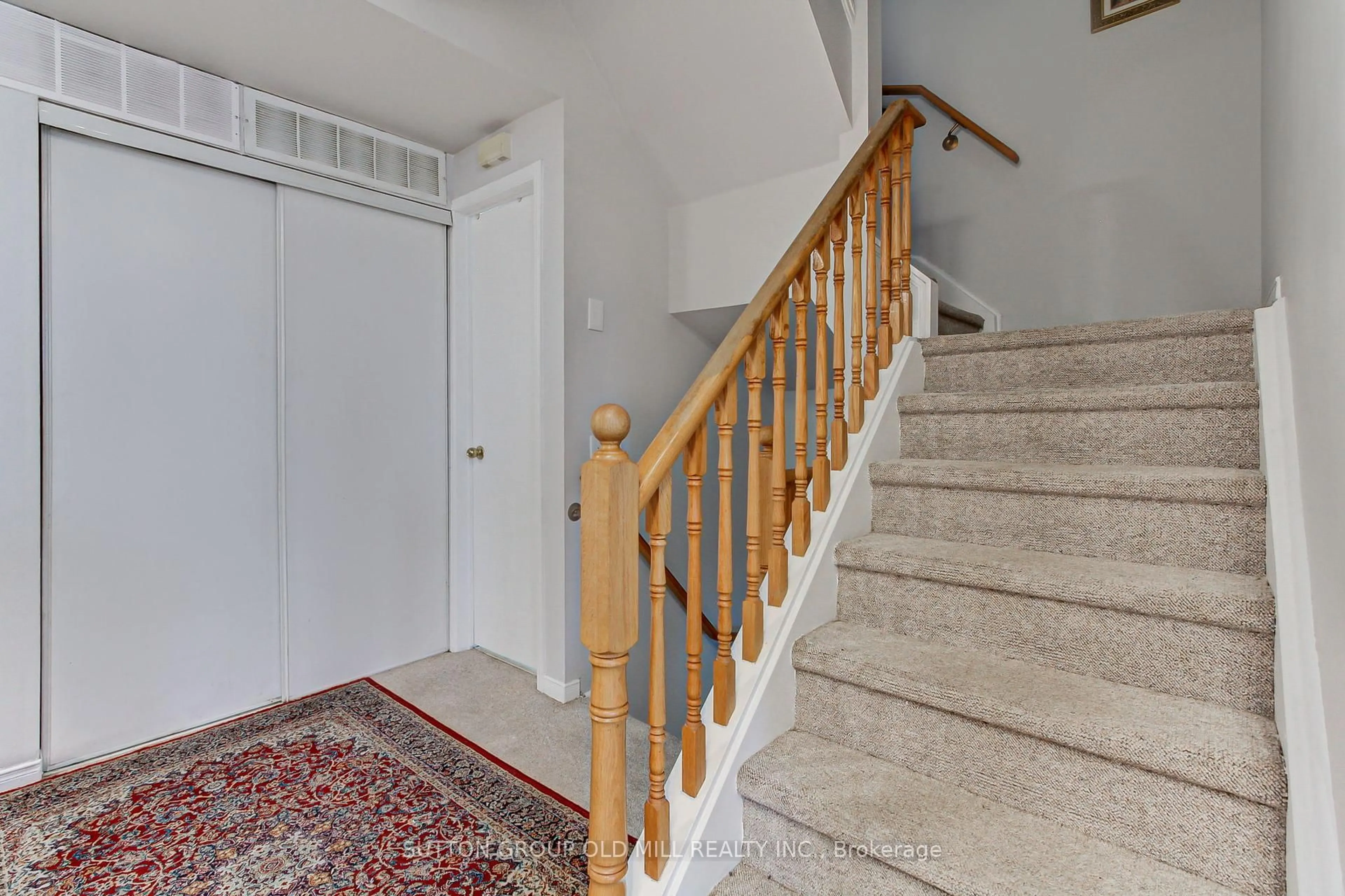 Indoor foyer for 760 Lawrence Ave #167, Toronto Ontario M6A 3E7