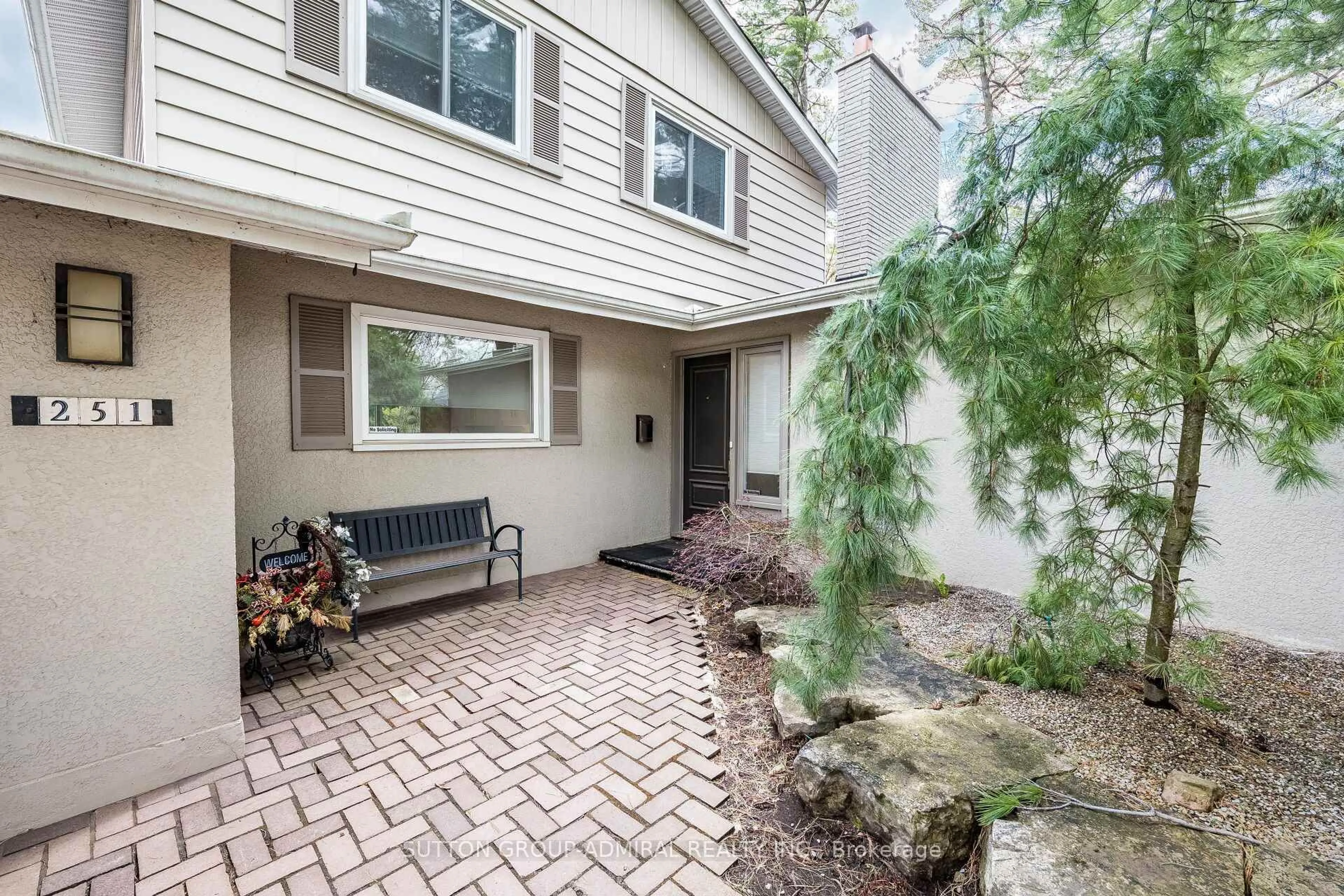Unknown for 251 Linwood Cres, Burlington Ontario L7L 4A2