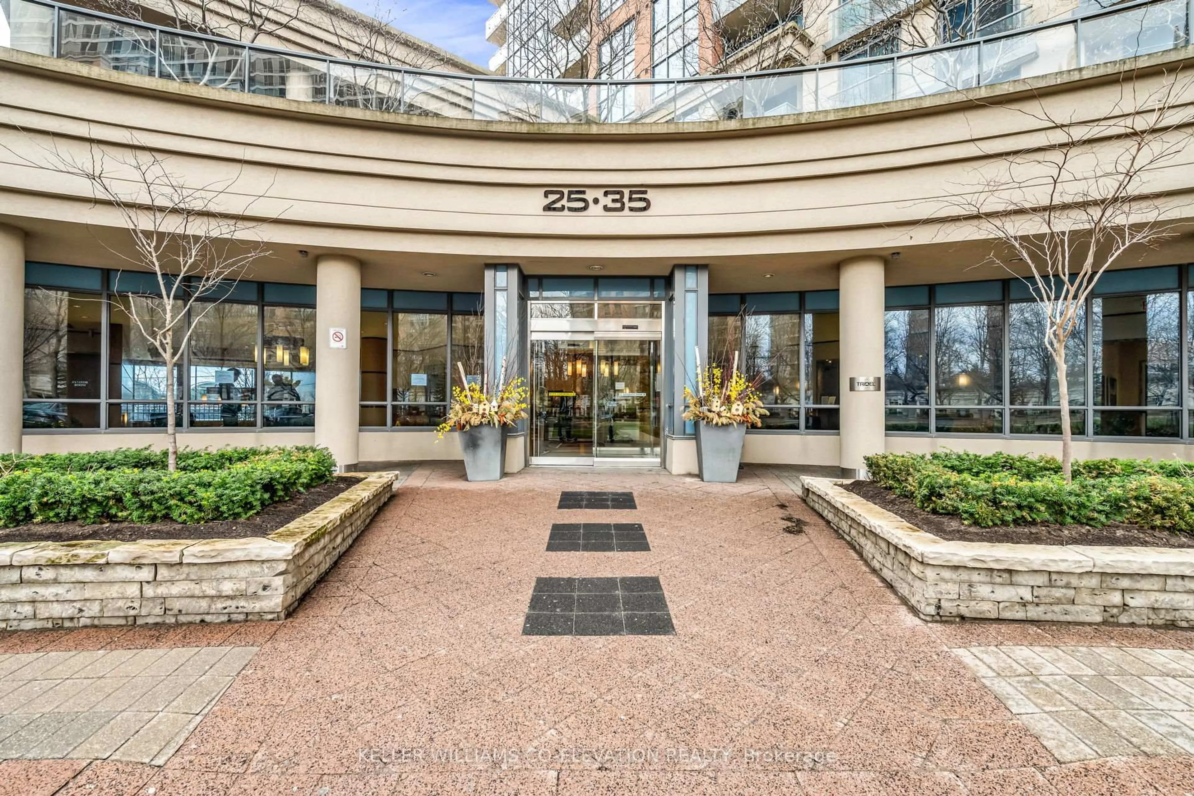 Indoor foyer for 35 Viking Lane #2439, Toronto Ontario M9B 0A2