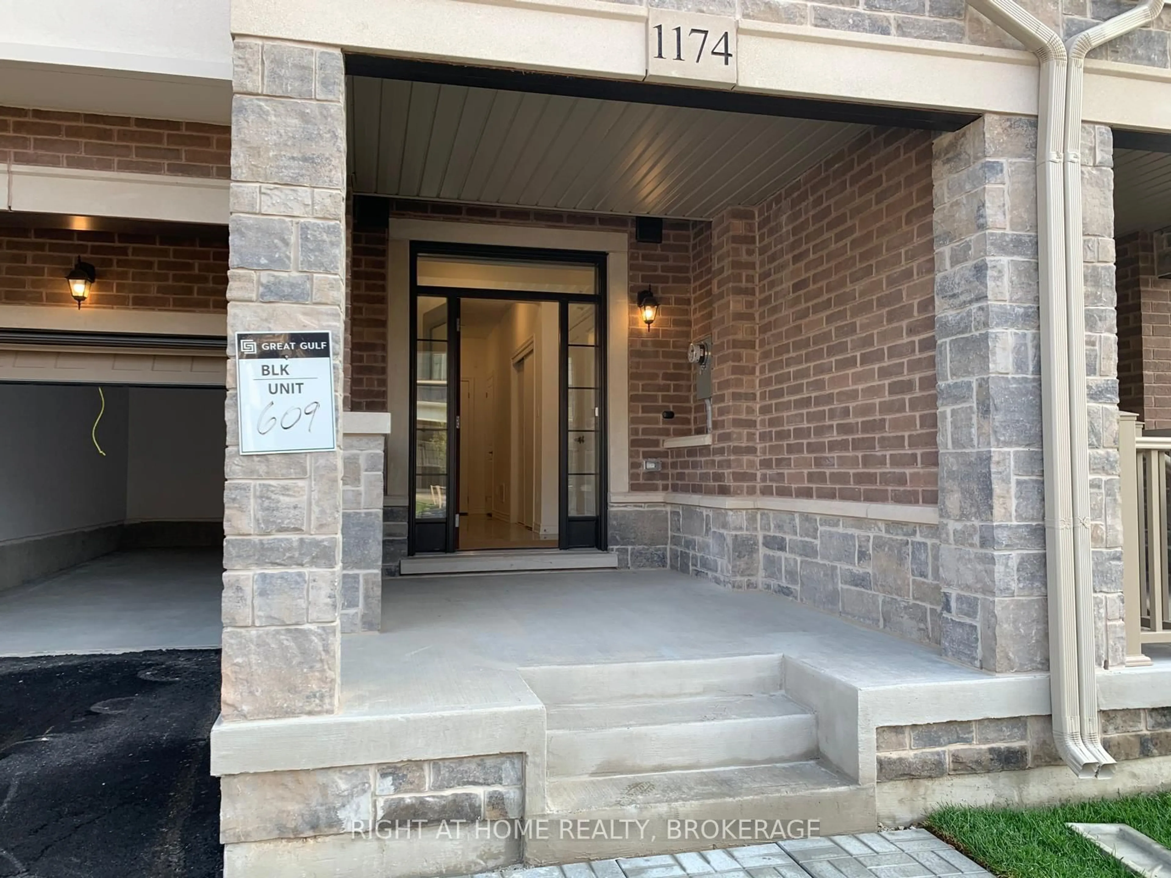 Indoor entryway for 1174 restivo Lane, Milton Ontario L9E 1N8