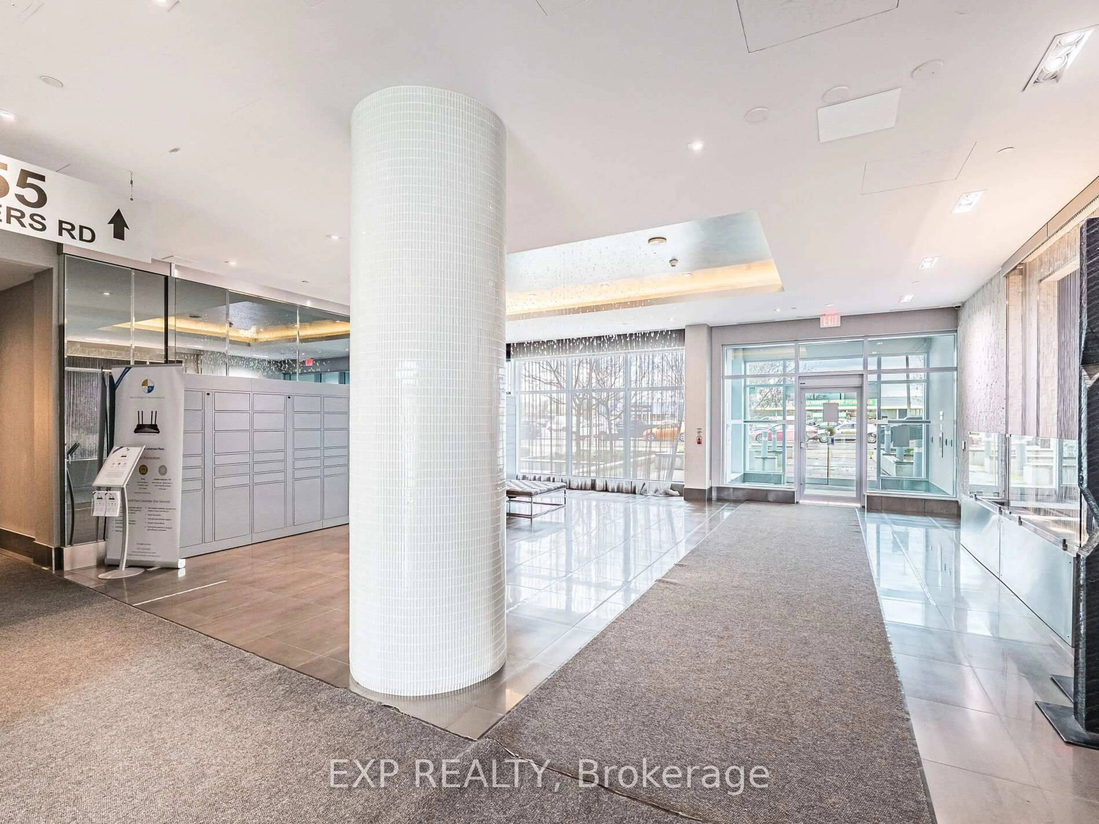 Indoor foyer for 55 Speers Rd #502, Oakville Ontario L6K 0H9