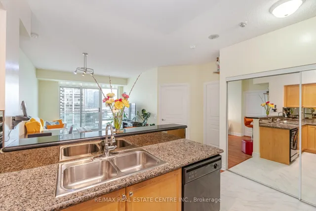 Additional image 39 of 5 Marine Parade Dr Unit 911