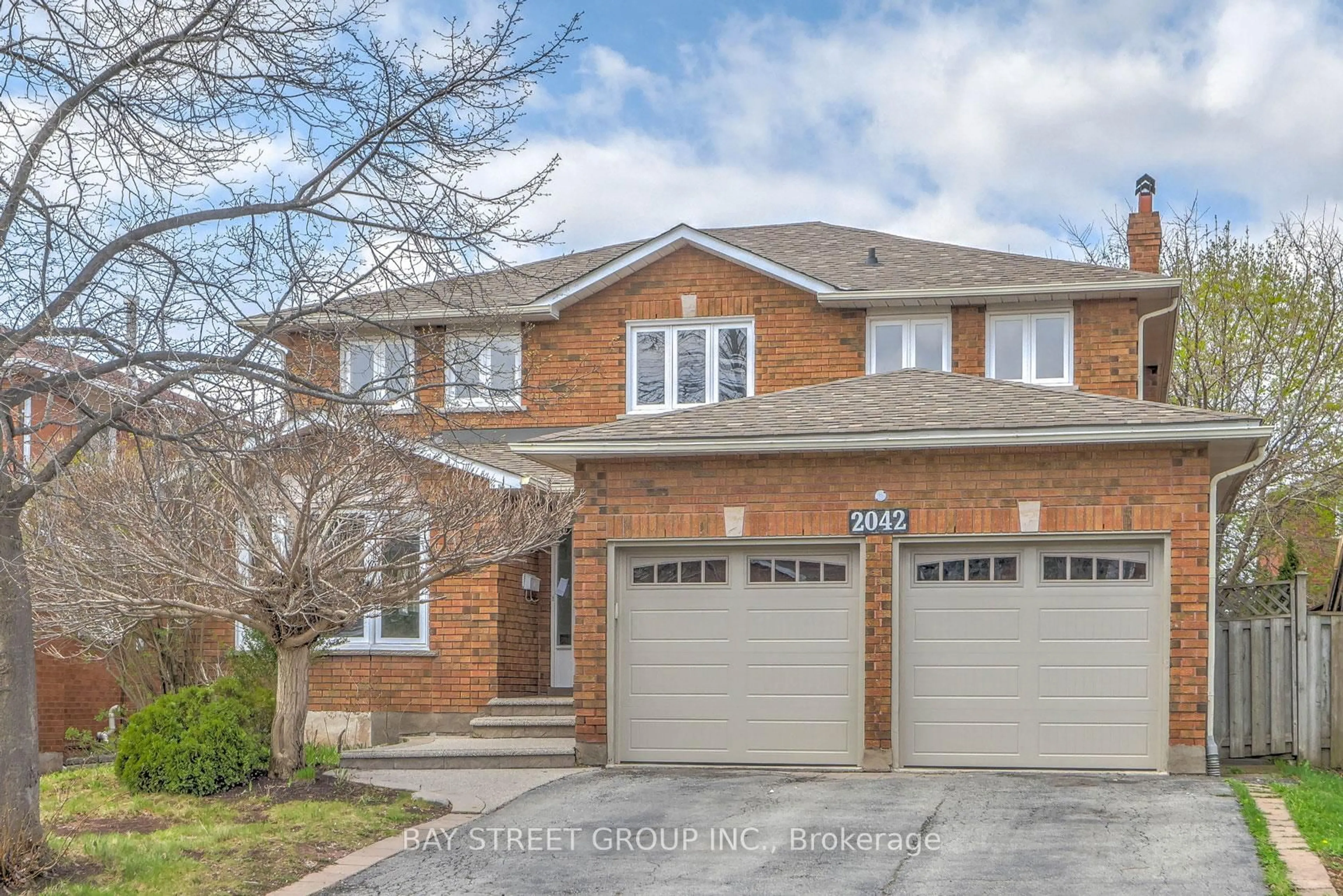 Home with brick exterior material, street for 2042 Golden Briar Tr, Oakville Ontario L6H 4N4