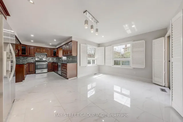 Additional property image - 2042 Golden Briar Tr