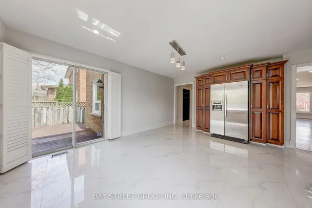 Additional property image - 2042 Golden Briar Tr