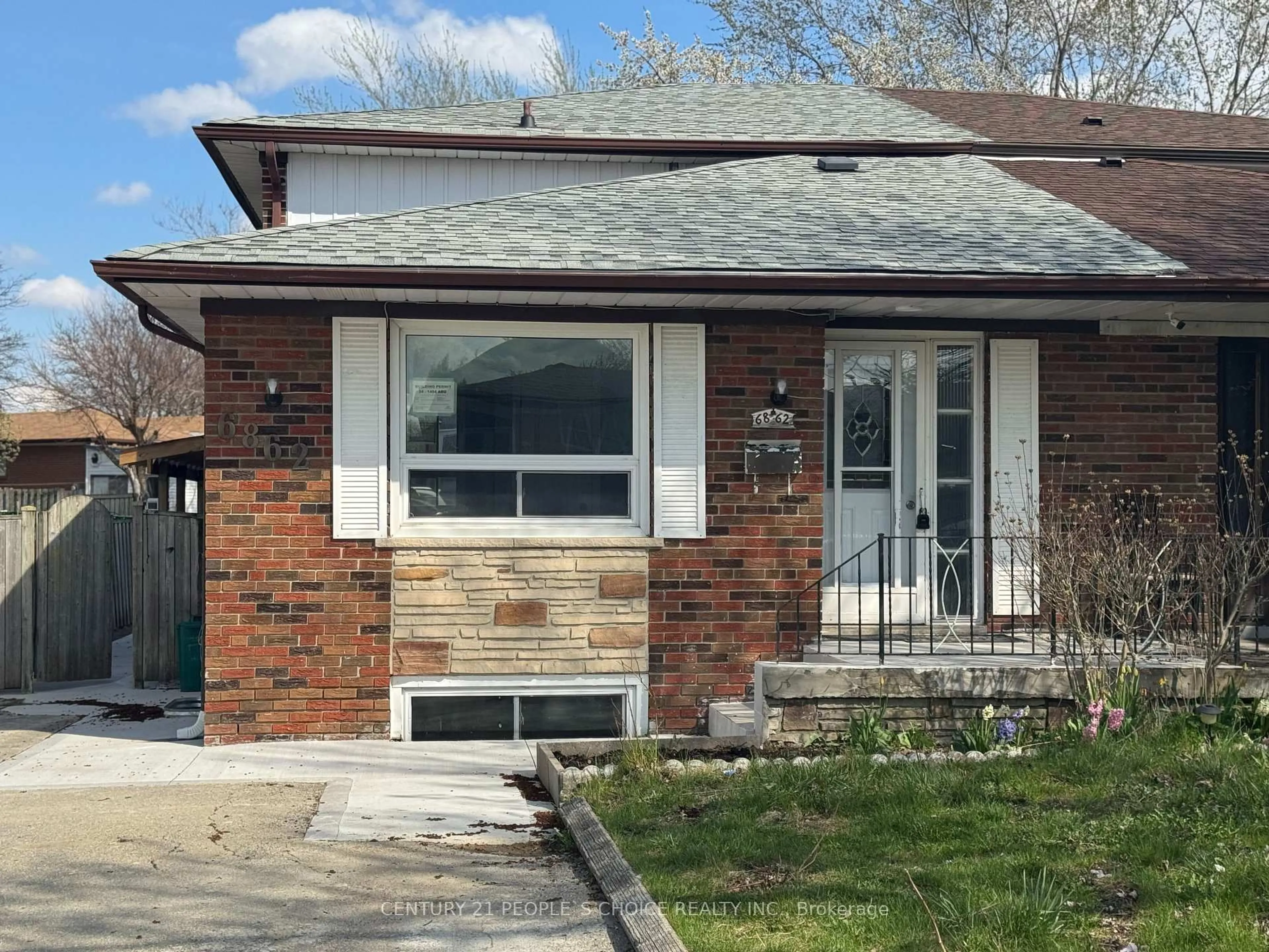 Home with brick exterior material, street for 6862 Darcel Ave, Mississauga Ontario L4T 2W5