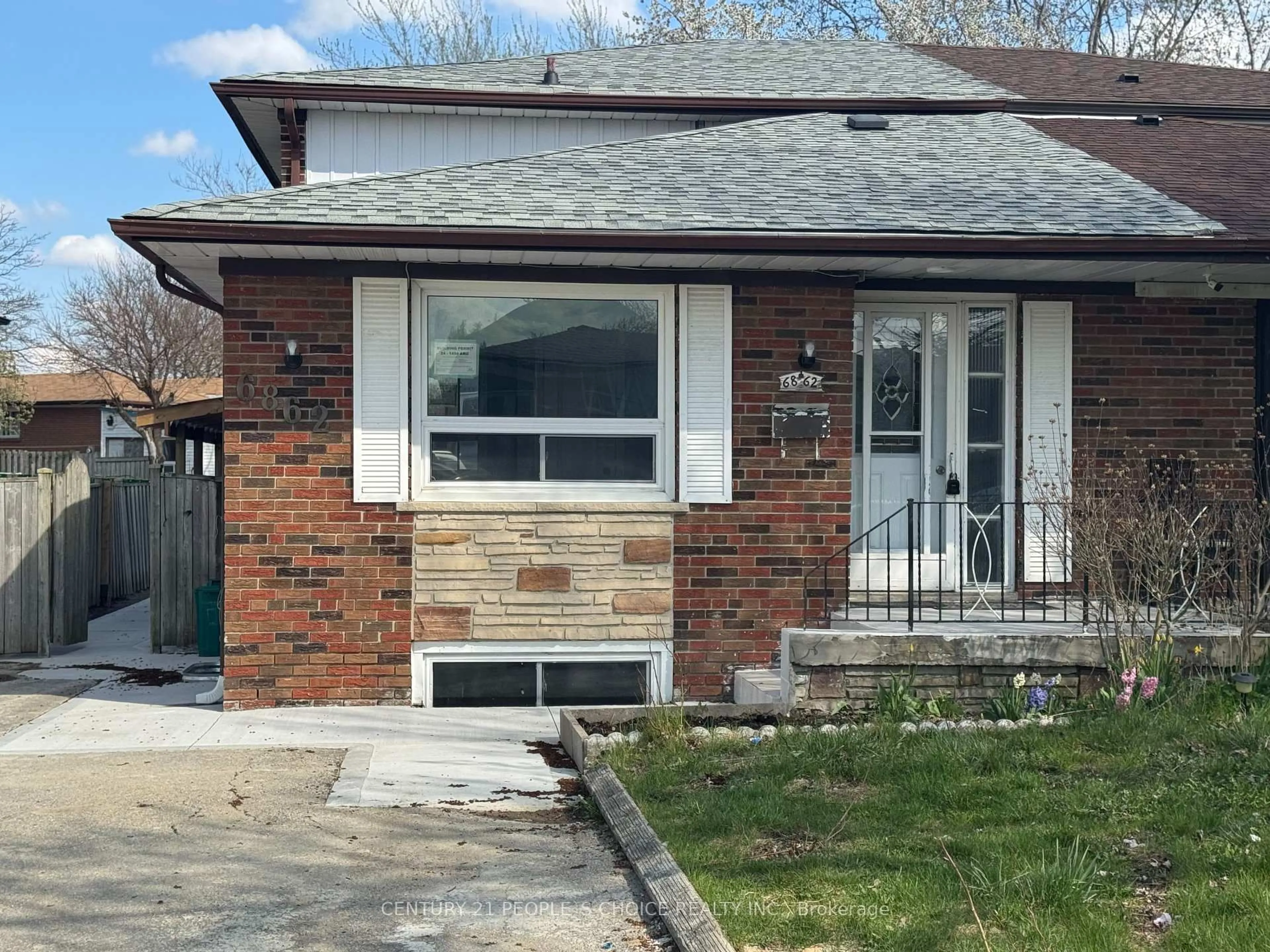 Home with brick exterior material, street for 6862 Darcel Ave, Mississauga Ontario L4T 2W5
