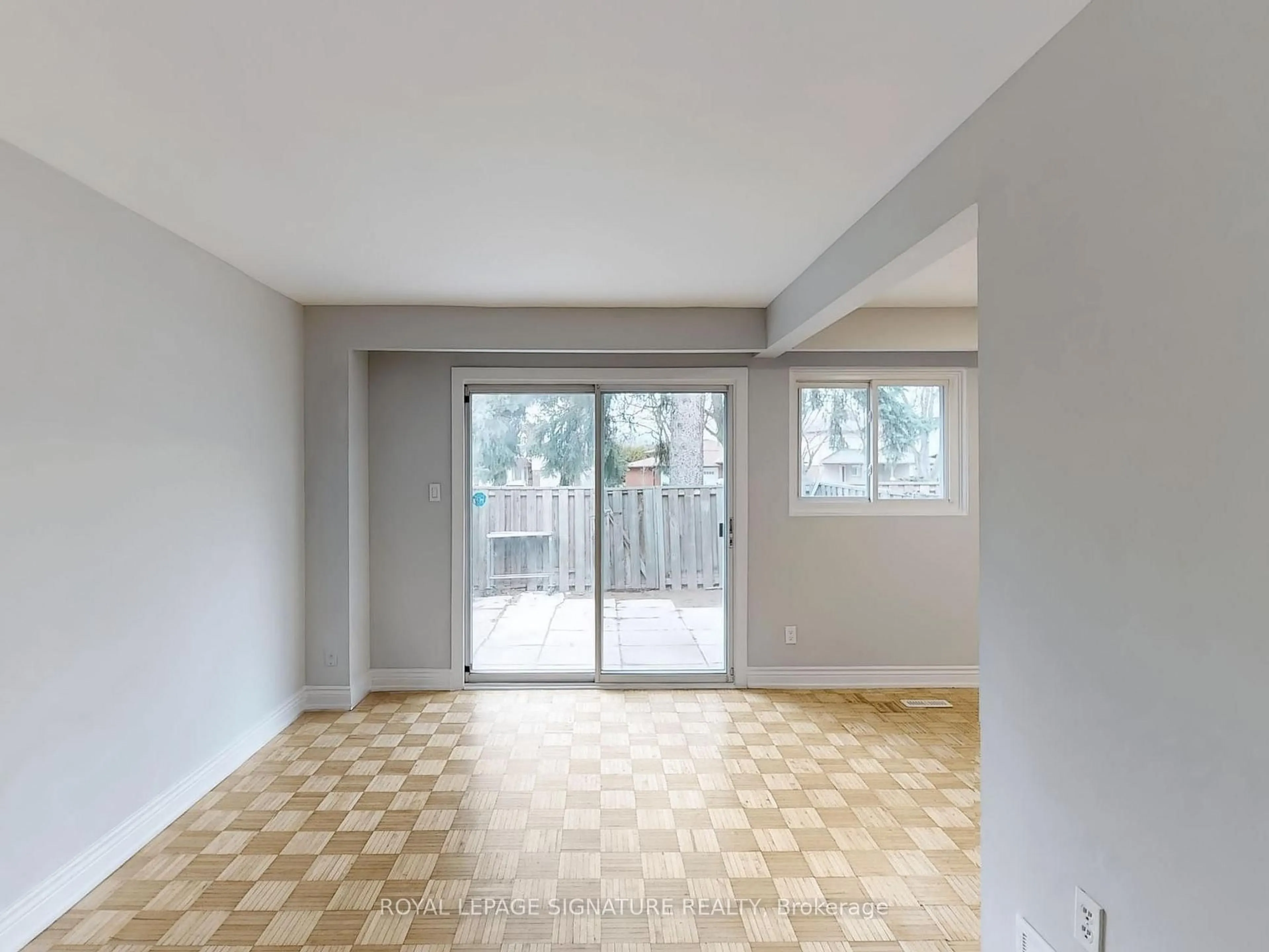 A pic of a room for 400 Mississauga Valley Blvd #71, Mississauga Ontario L5A 3N6