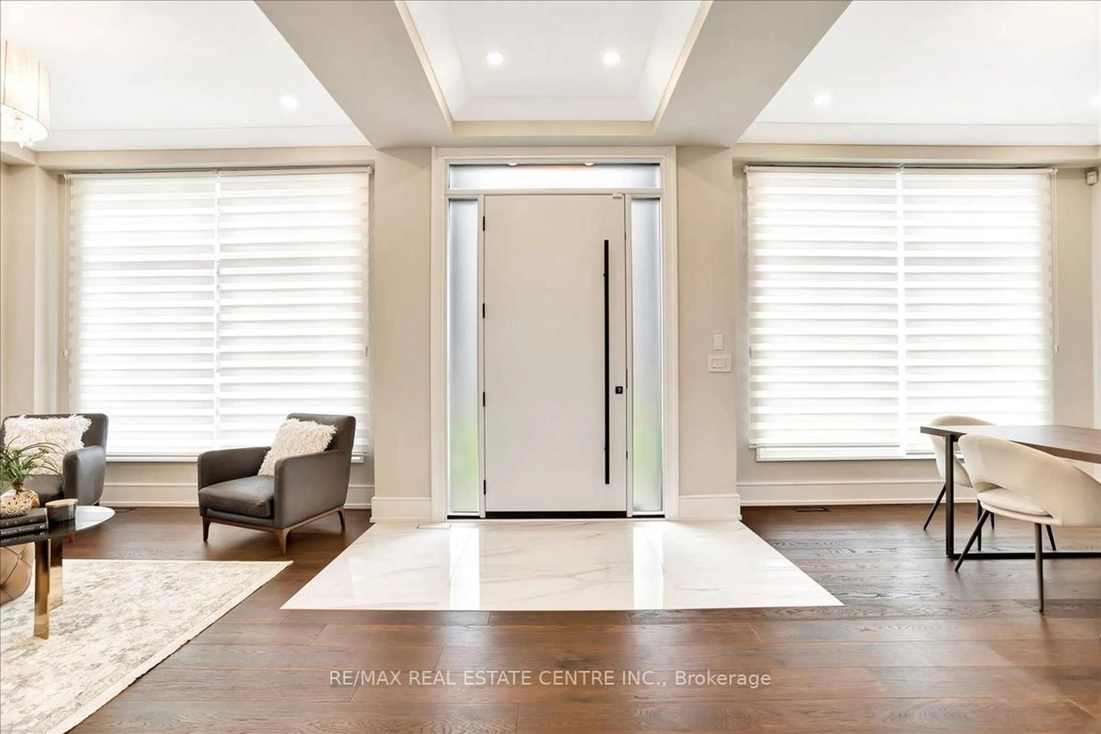 Indoor entryway for 89 Russell Dr, Oakville Ontario L6H 1L4