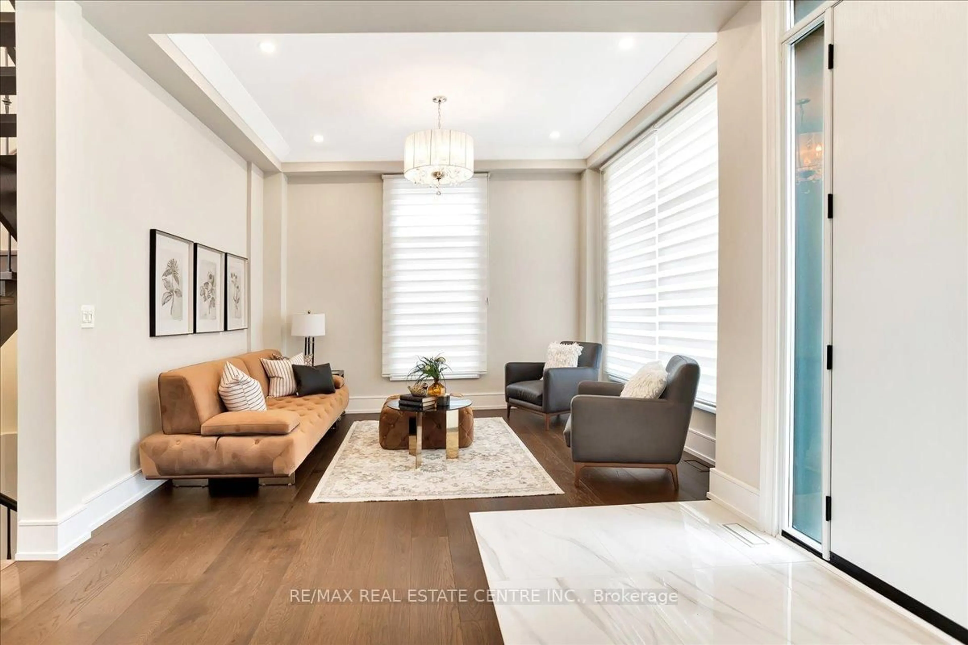 Living room with furniture, unknown for 89 Russell Dr, Oakville Ontario L6H 1L4