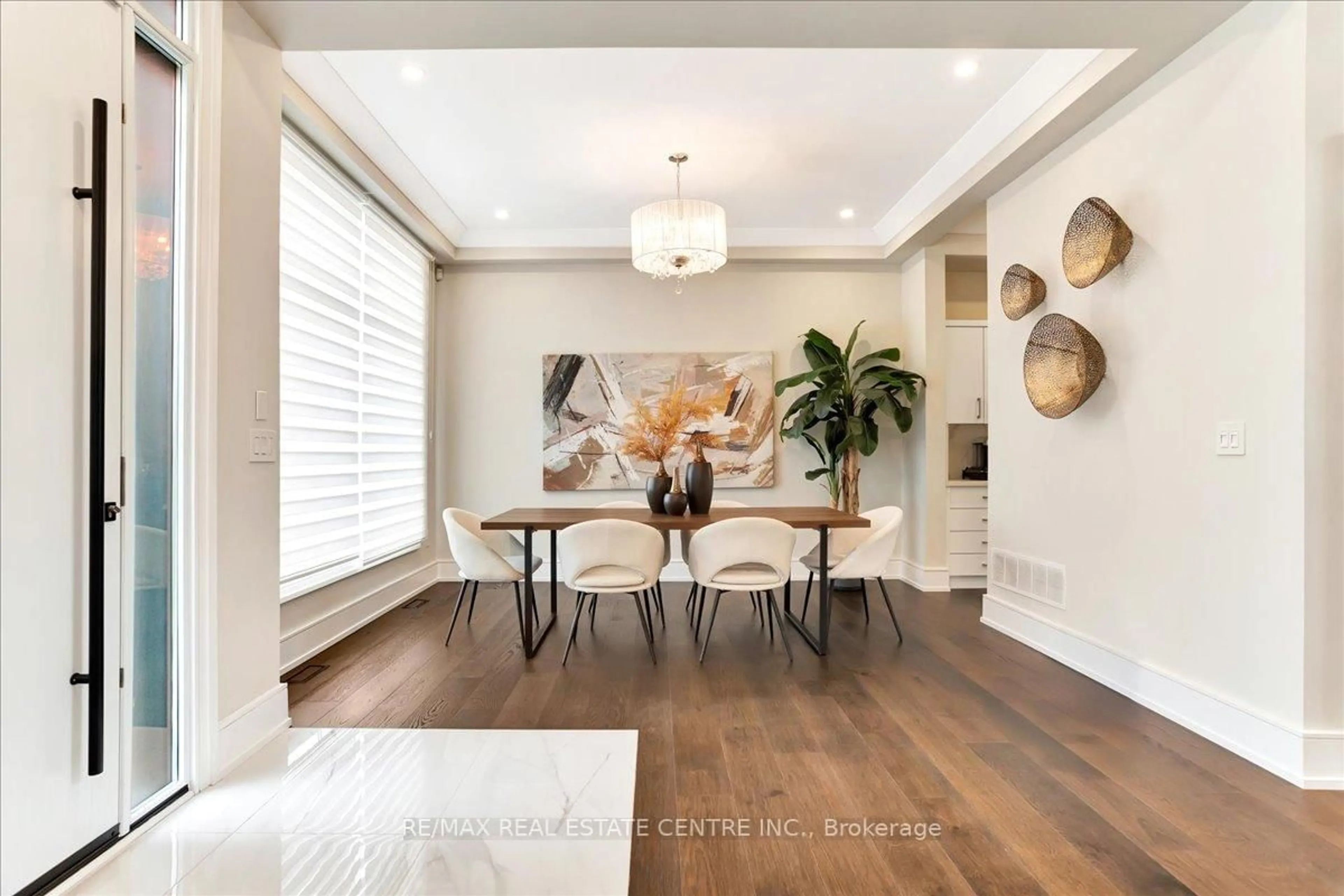 Dining room, wood/laminate floor for 89 Russell Dr, Oakville Ontario L6H 1L4