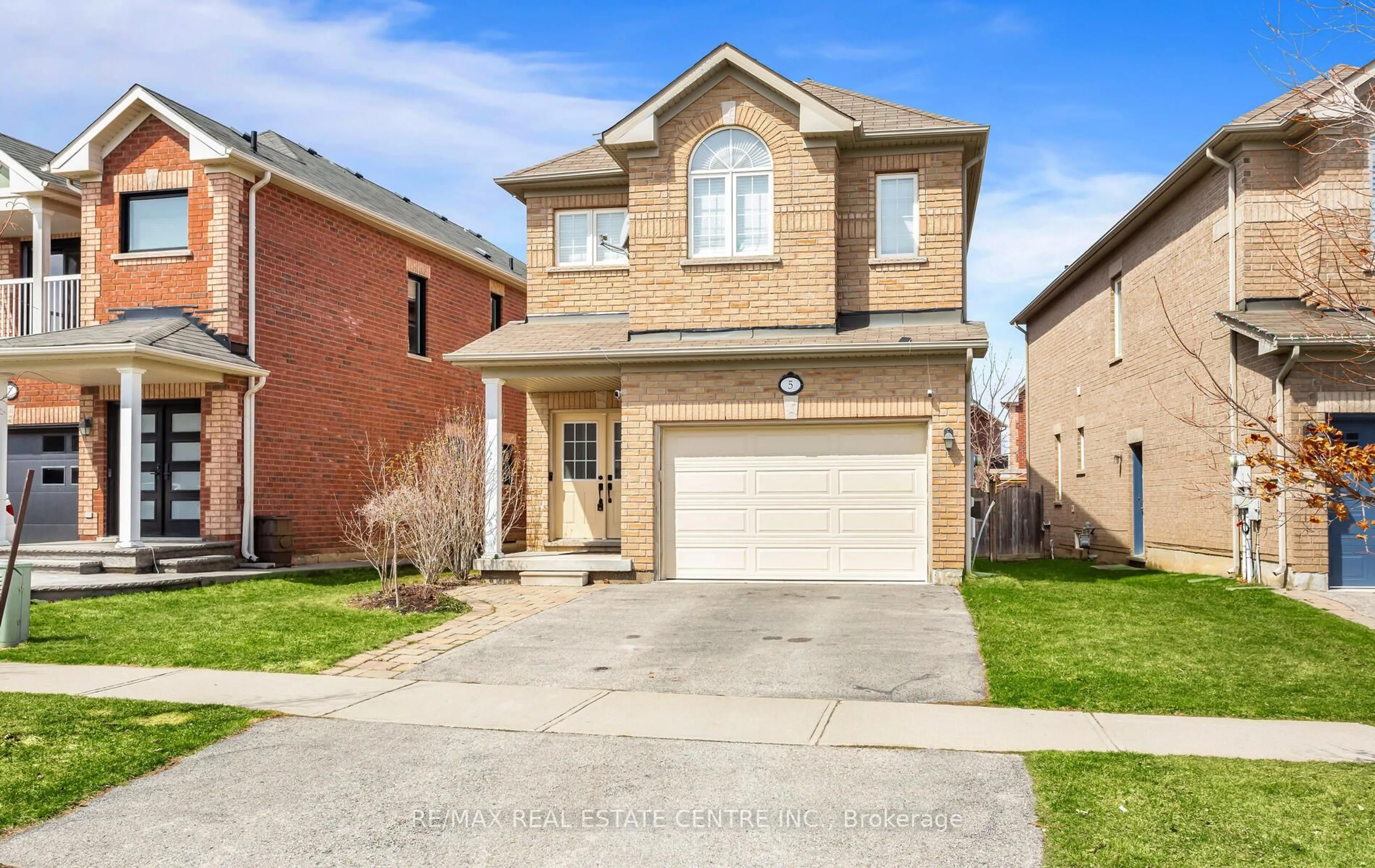 Home with brick exterior material, street for 5 Serenity St, Halton Hills Ontario L7G 0A5