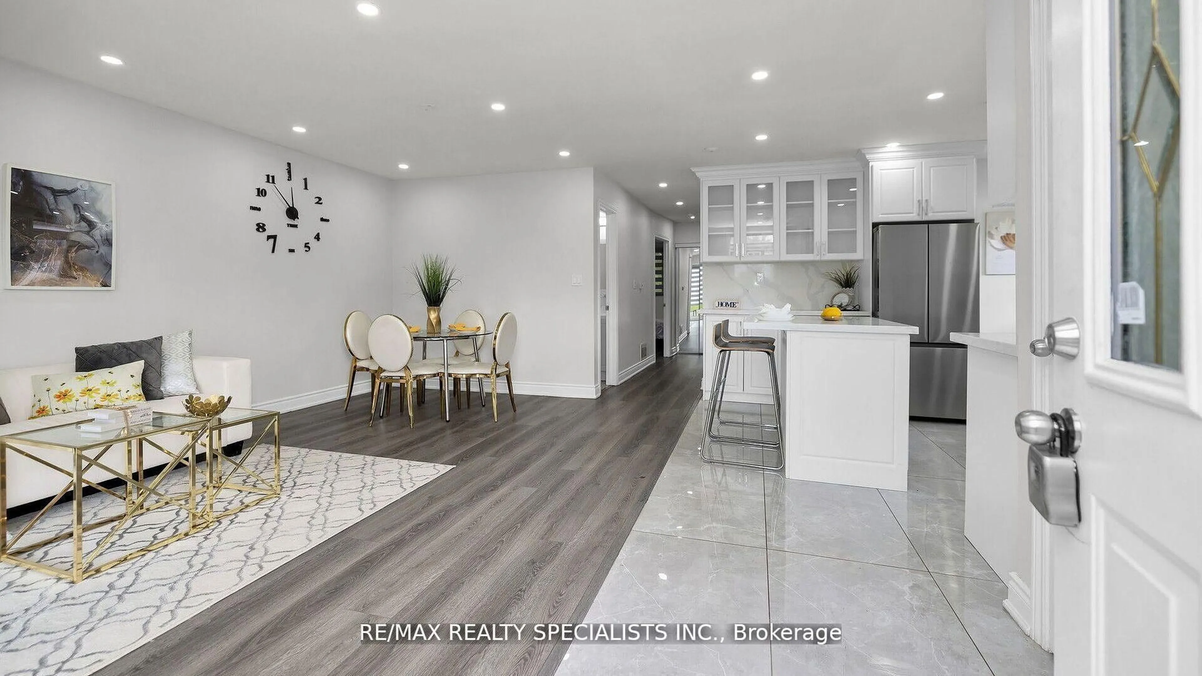 Open concept kitchen, ceramic/tile floor for 16 Drake Blvd, Brampton Ontario L6T 3K9