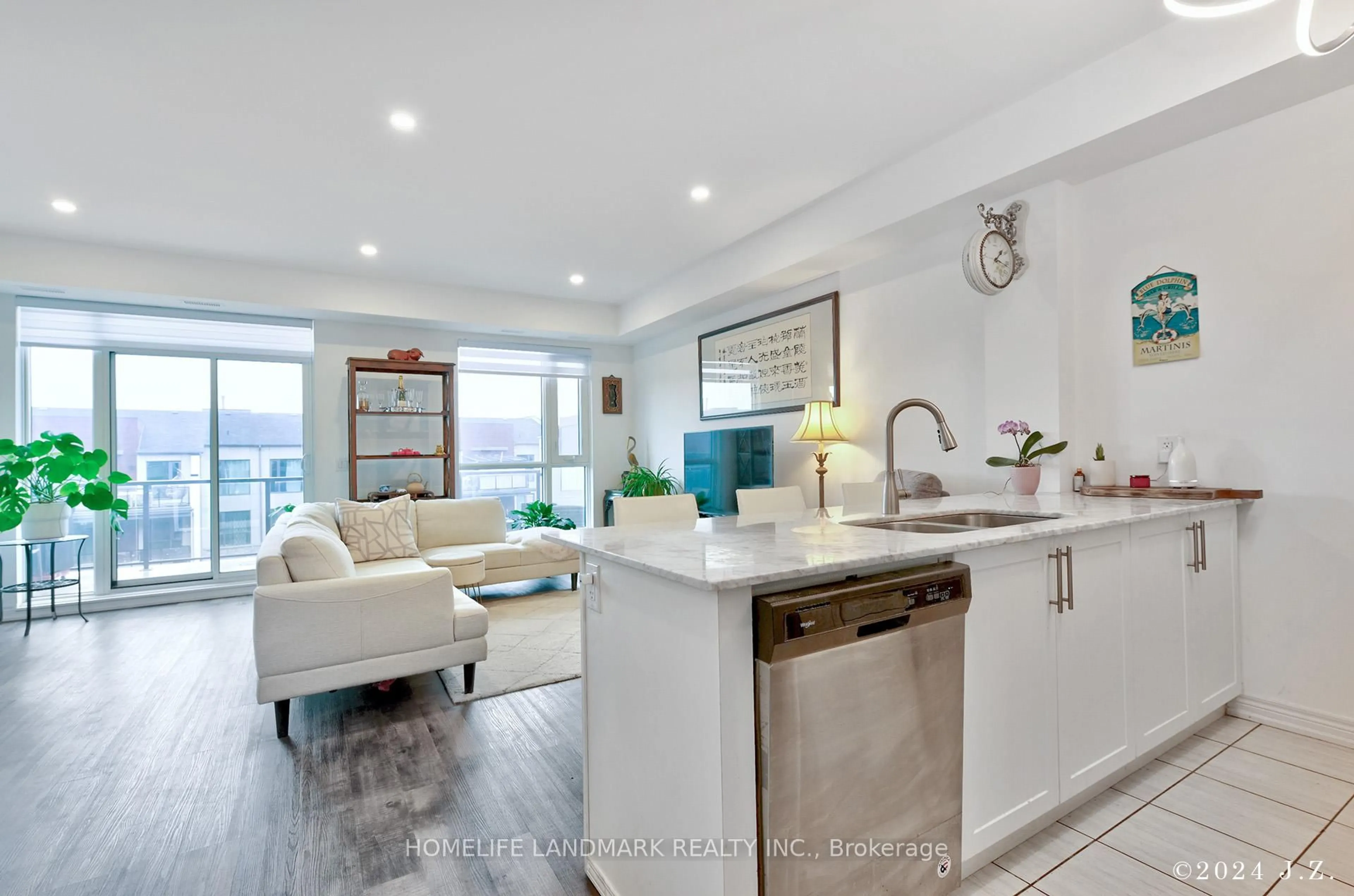 Open concept kitchen, unknown for 2370 Khalsa Gate #308, Oakville Ontario L6M 4J2