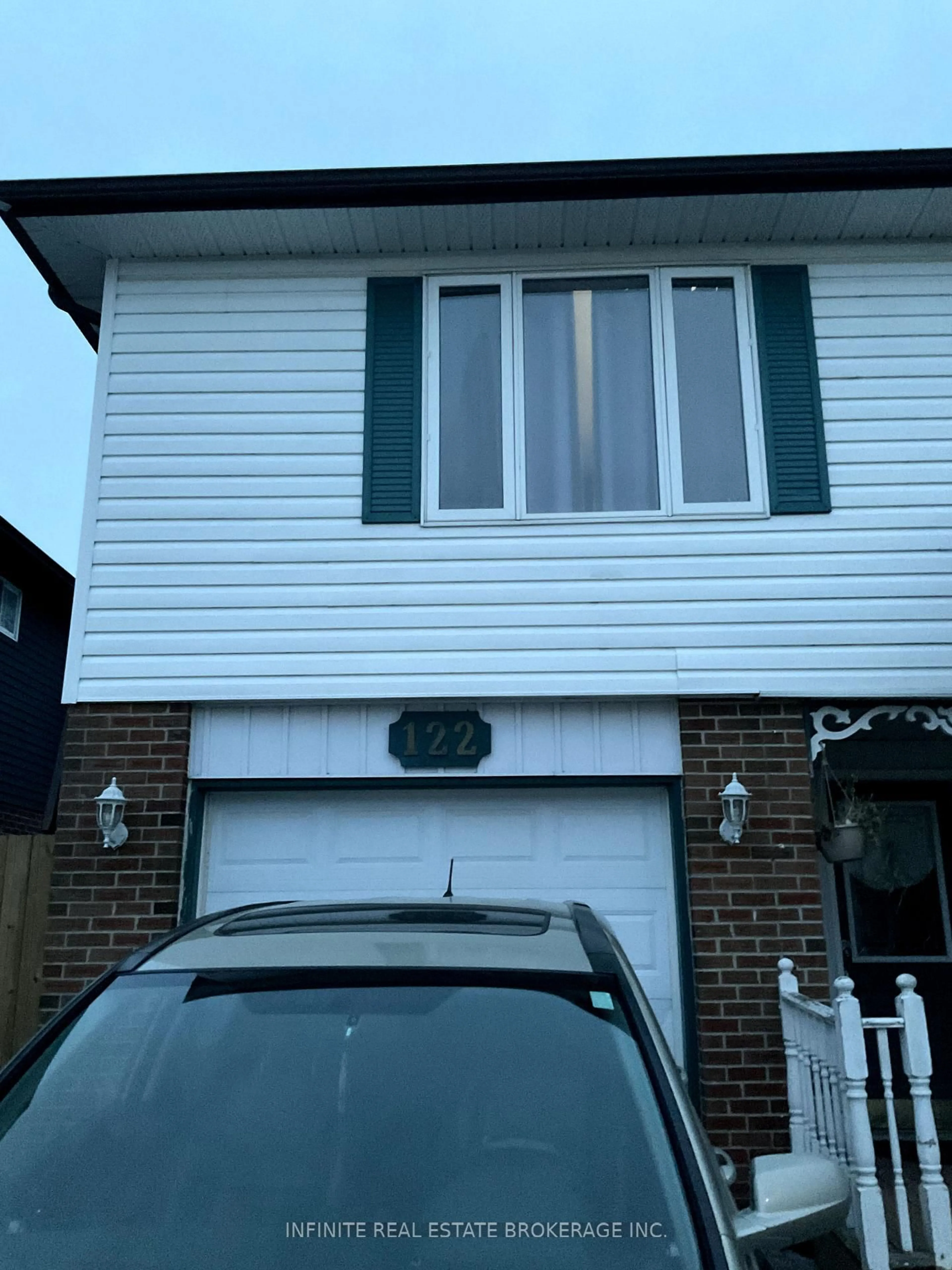Home with vinyl exterior material, street for 122 Parkview Dr, Orangeville Ontario L9W 3J3