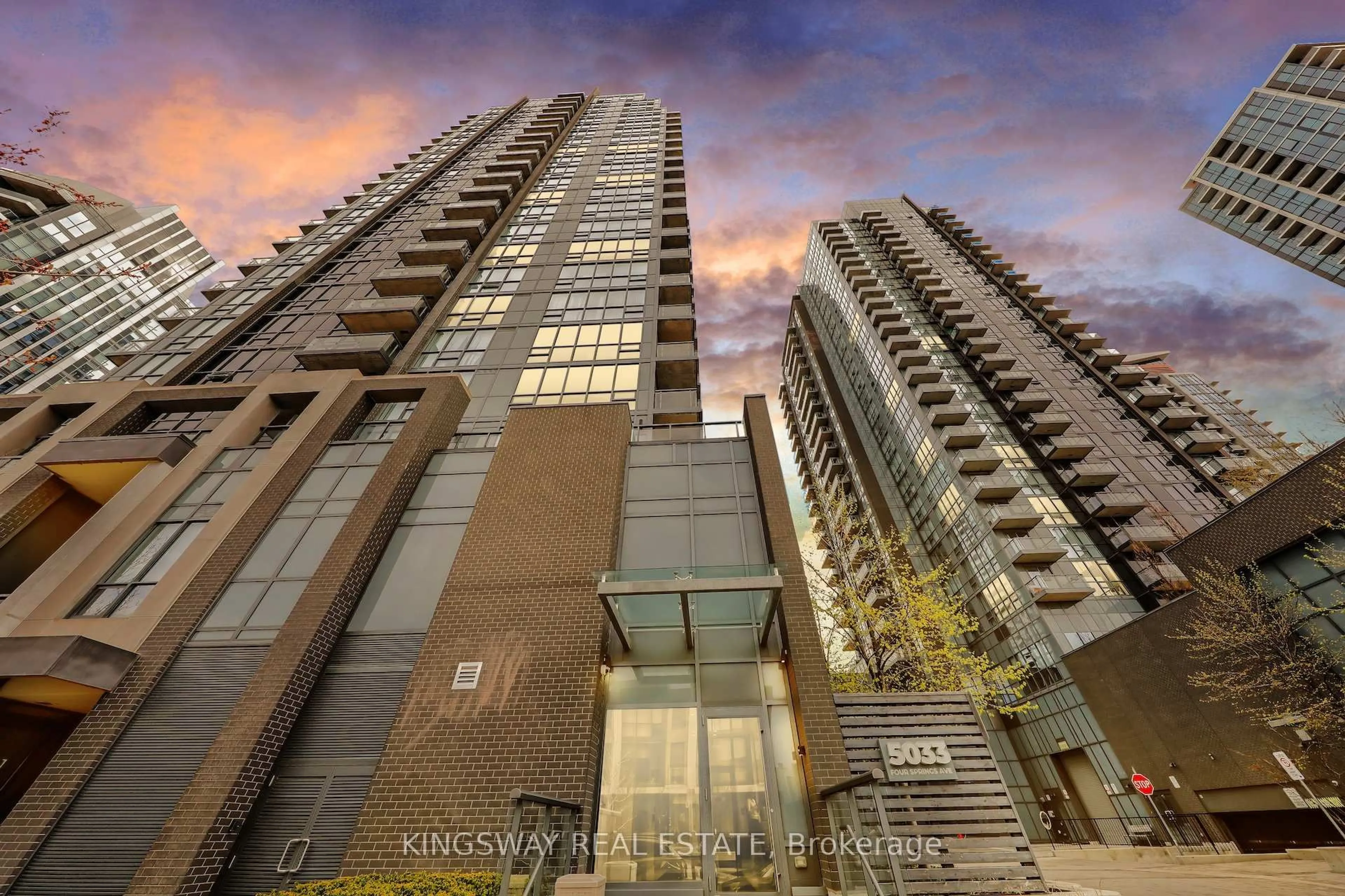 Indoor foyer for 5033 Four Springs Ave #1316, Mississauga Ontario L5R 0E4