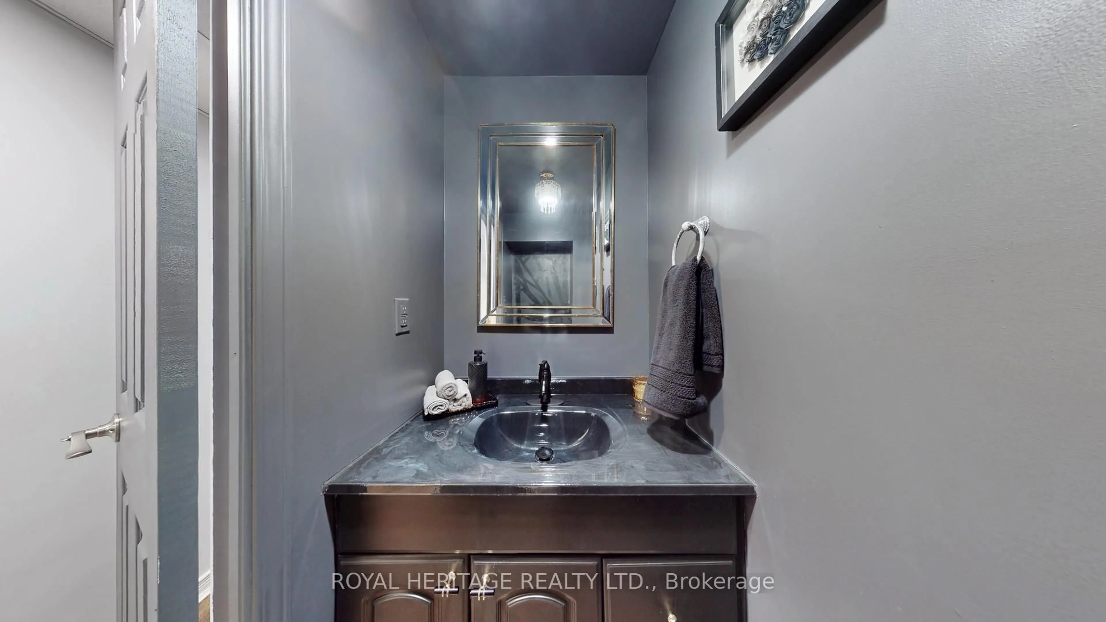 Contemporary bathroom, unknown for 3 Frank Johnston Rd, Caledon Ontario L7E 2L4