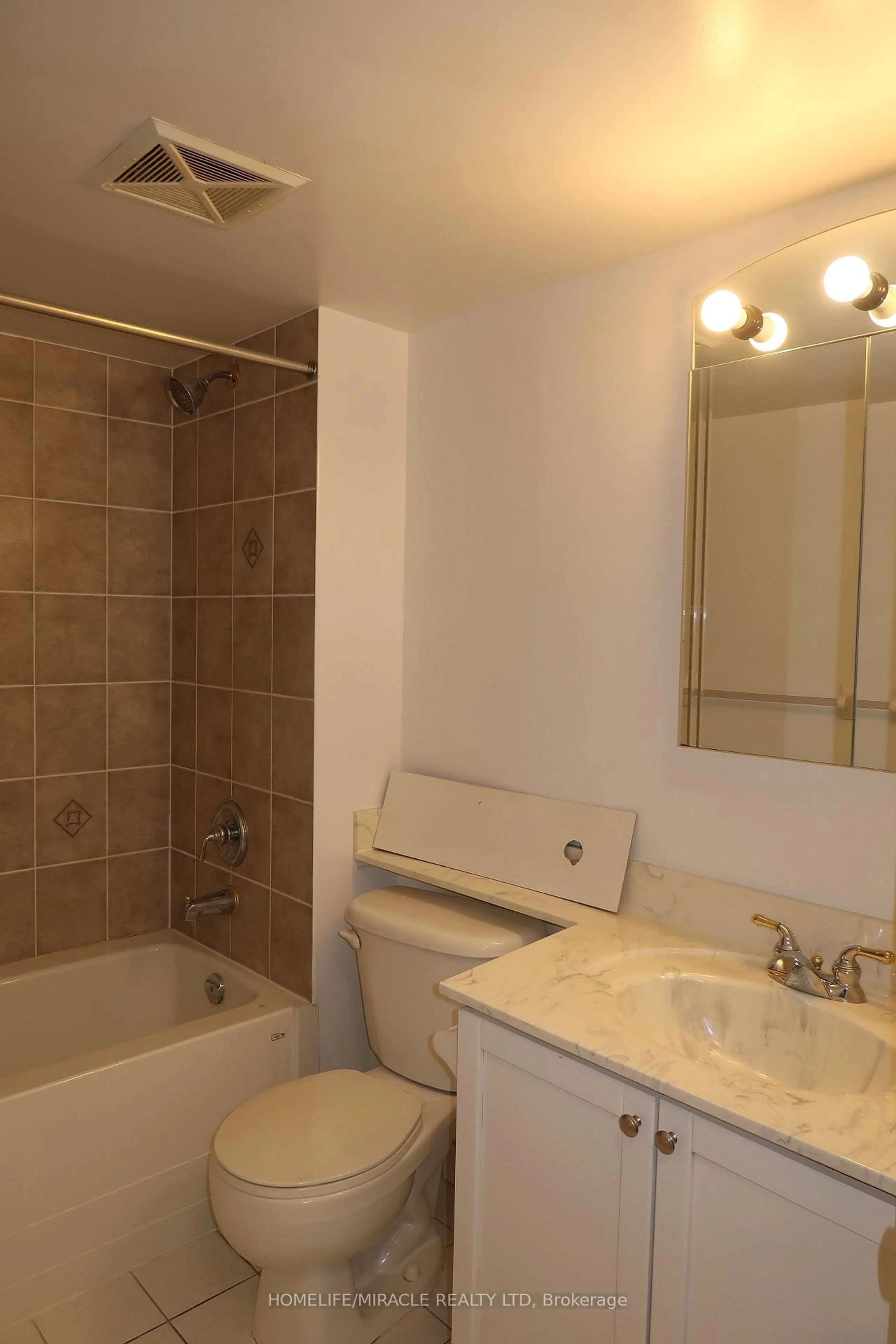 Standard bathroom, ceramic/tile floor for 4889 Kimbermount Ave #1801, Mississauga Ontario L5M 7R9