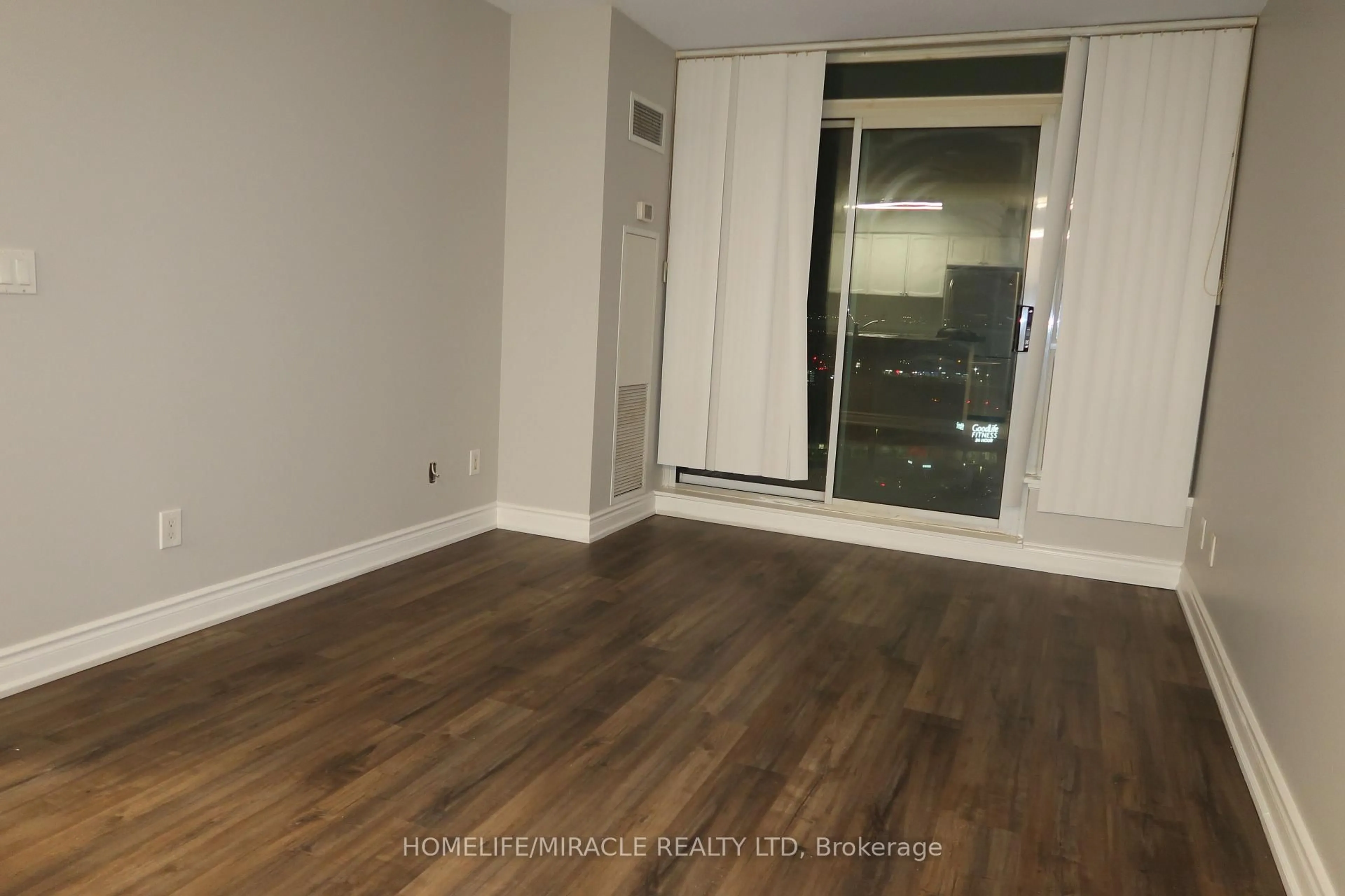 A pic of a room for 4889 Kimbermount Ave #1801, Mississauga Ontario L5M 7R9