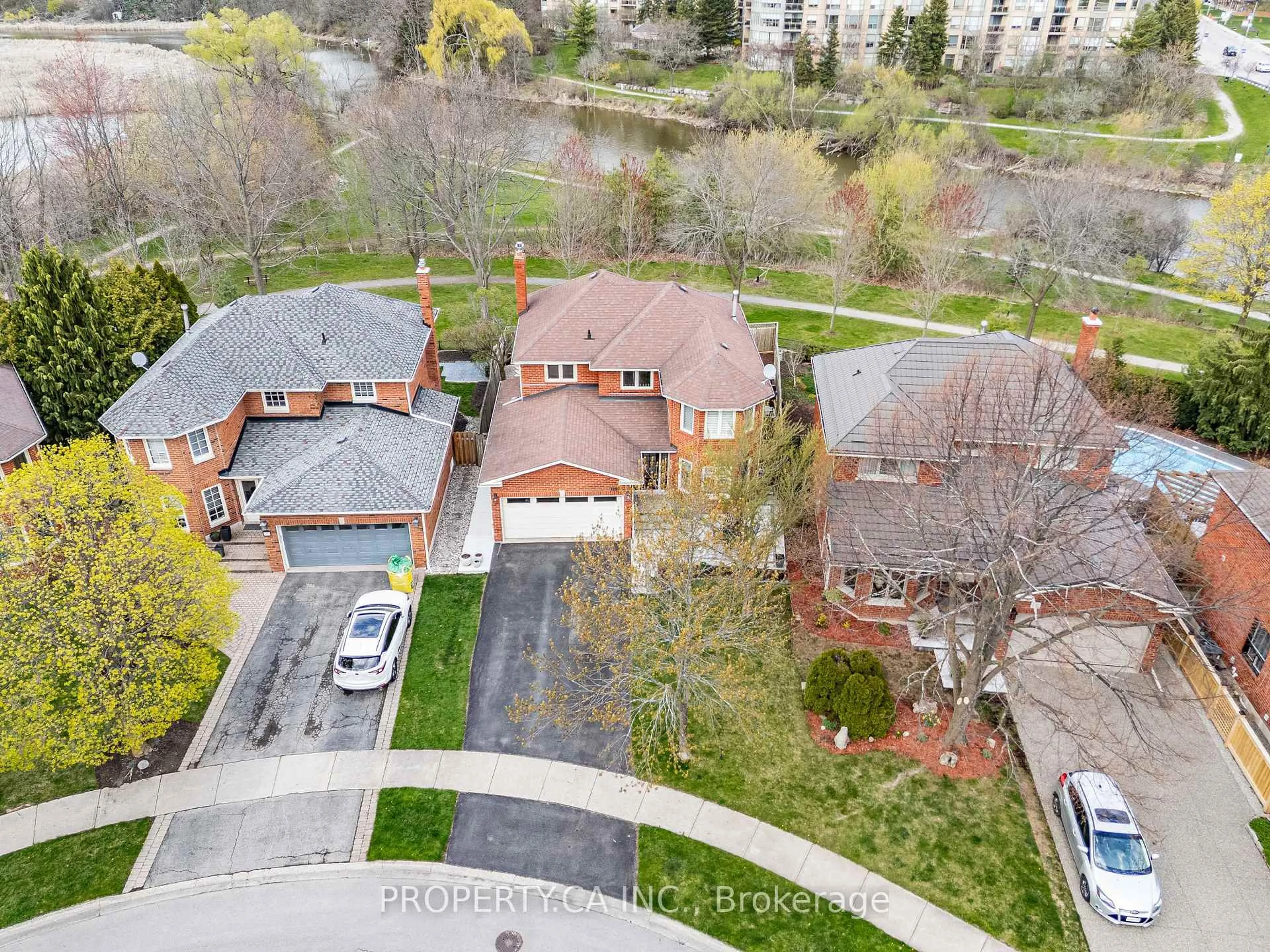 A pic from outside/outdoor area/front of a property/back of a property/a pic from drone, unknown for 119 Triller Pl, Oakville Ontario L6L 6J3