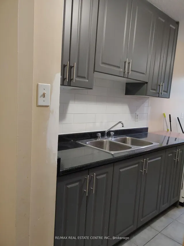 Additional property image - 15 Kensington Rd Unit 209