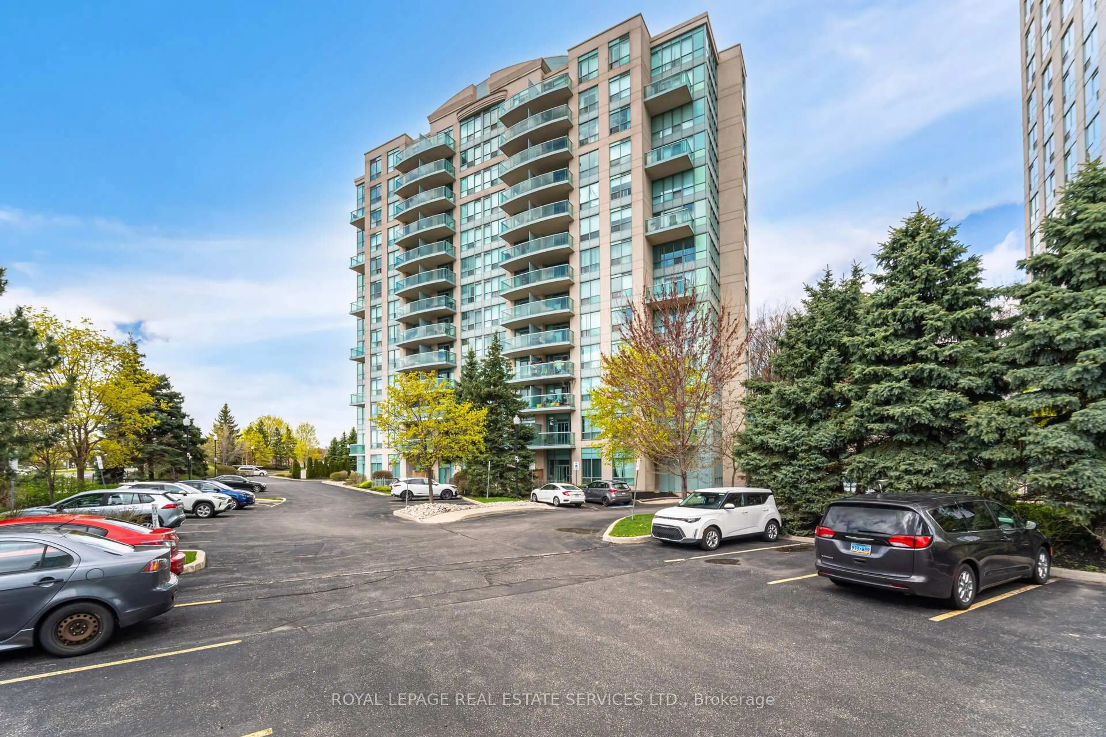 A pic from outside/outdoor area/front of a property/back of a property/a pic from drone, unknown for 2585 Erin Centre Blvd #1001, Mississauga Ontario L5M 6Z7