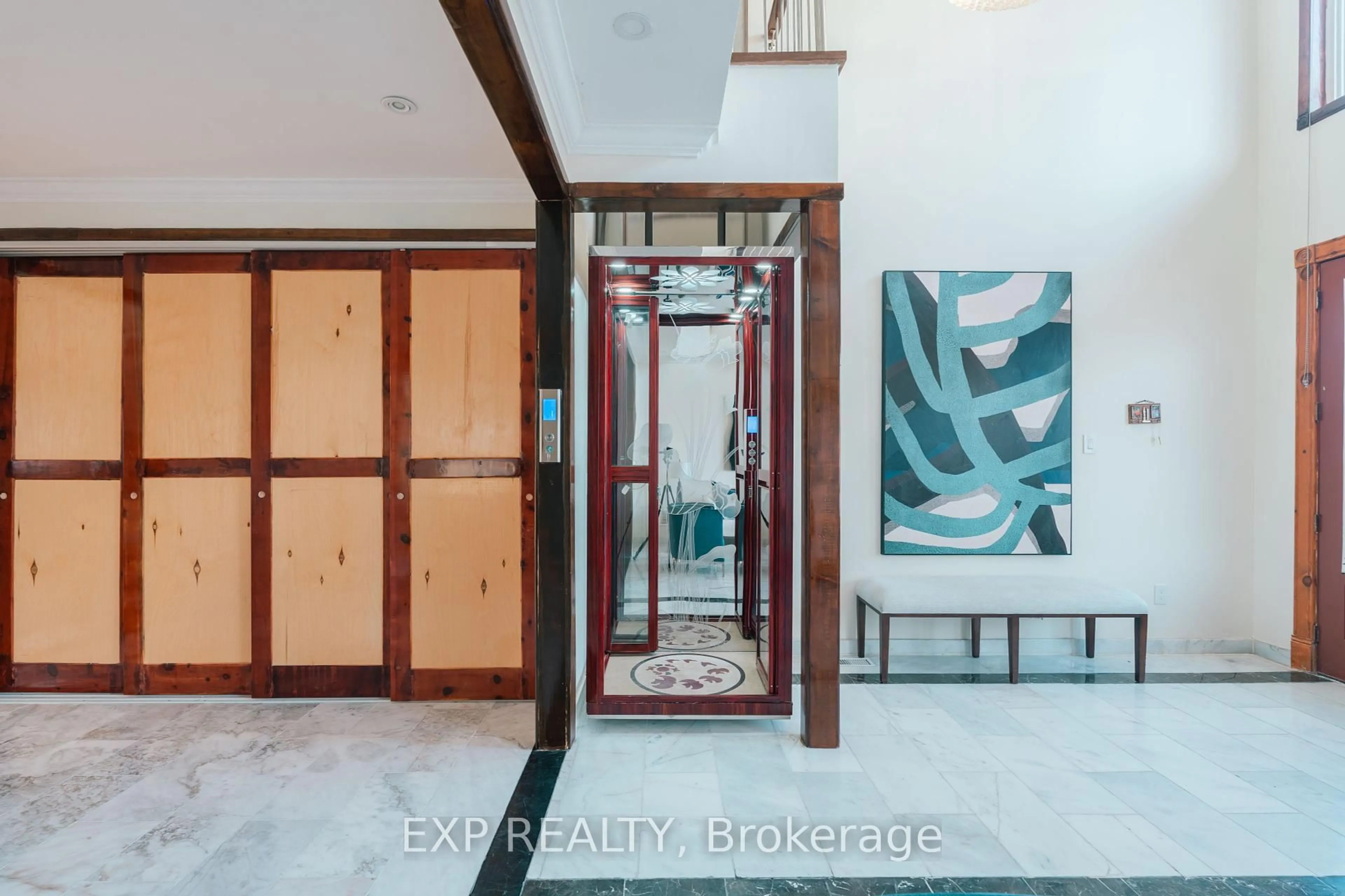 Indoor entryway for 3257 Monica Dr, Mississauga Ontario L4T 3E6