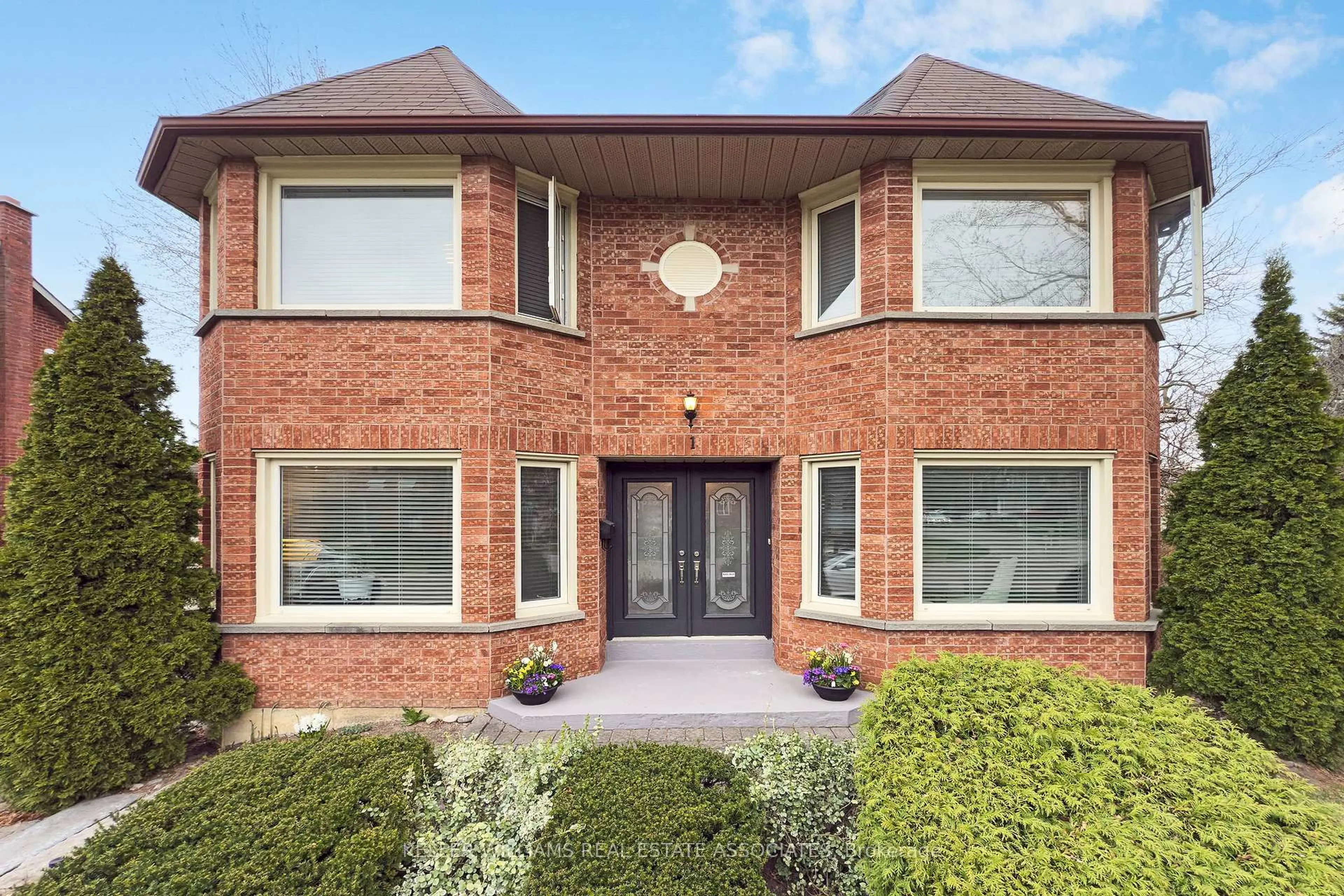Home with brick exterior material, street for 1 Brookbank Crt, Brampton Ontario L6G 3G2