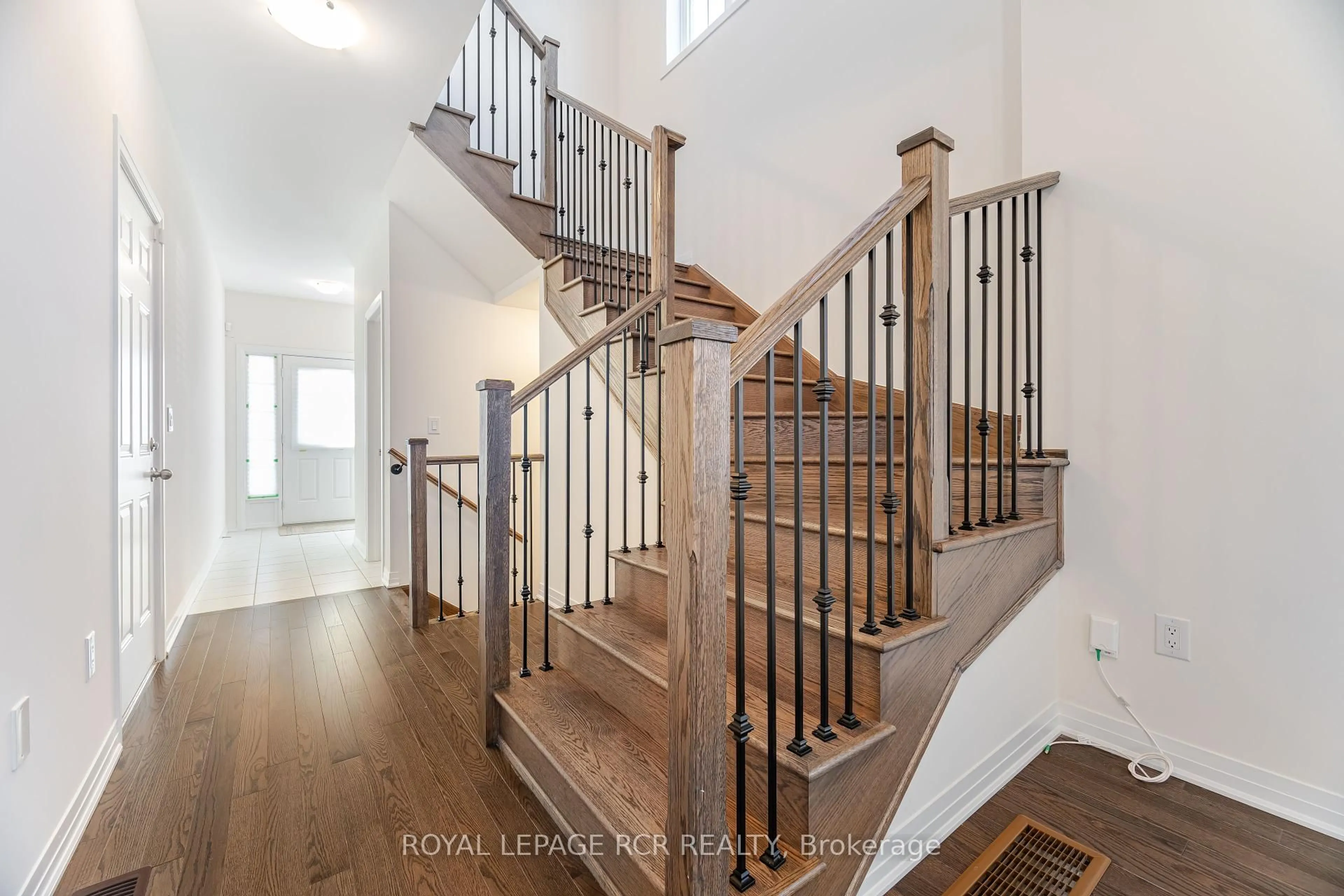 Stairs for 48 Brixham Lane, Brampton Ontario L7A 5K2