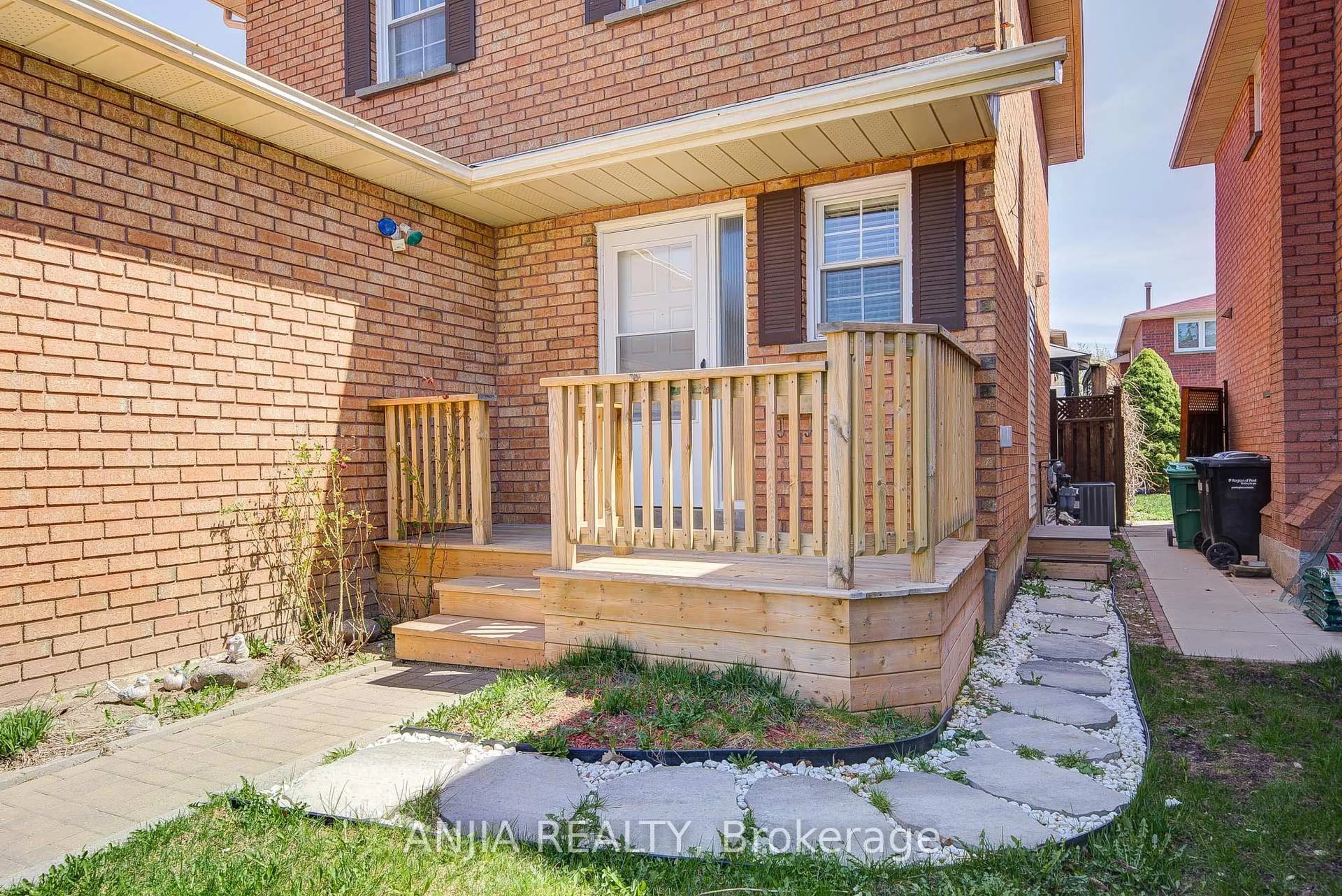 Home with brick exterior material, street for 91 Dumfries Ave, Brampton Ontario L6Z 2X1