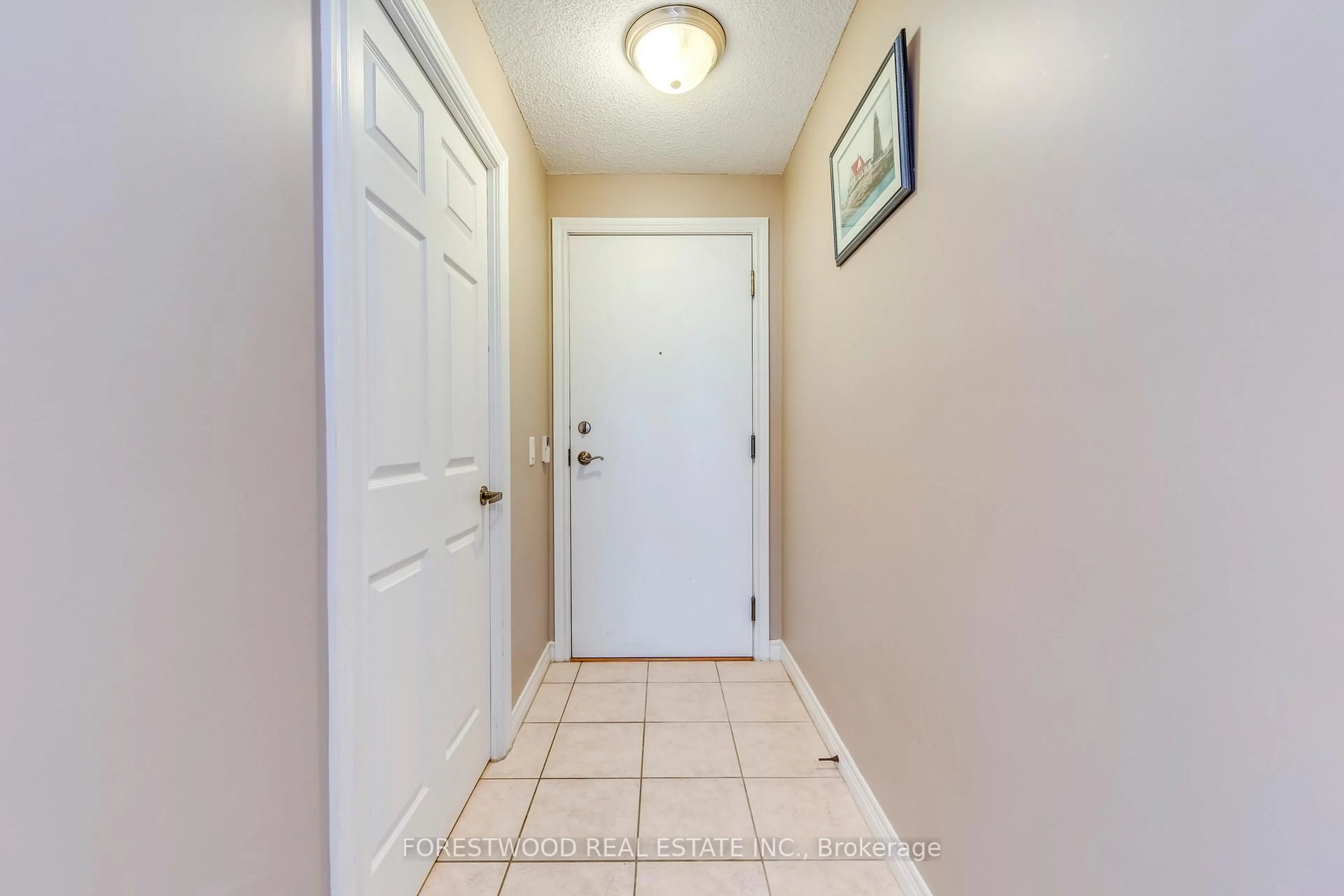 Indoor entryway for 710 HUMBERVIEW Blvd #2002, Toronto Ontario M3L 3W3