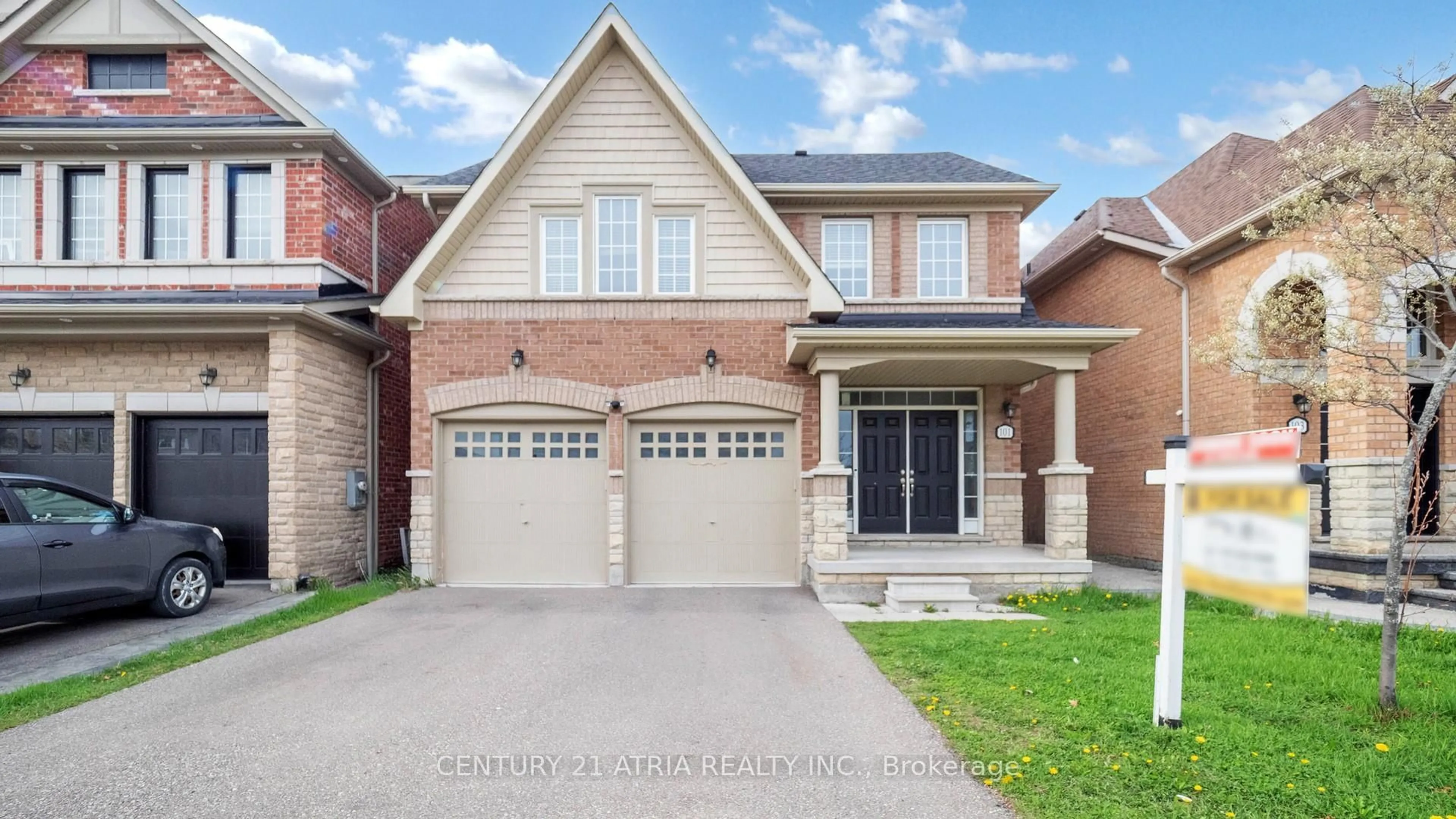 Home with brick exterior material, street for 101 Bonnieglen Farm Blvd, Caledon Ontario L7C 4B7