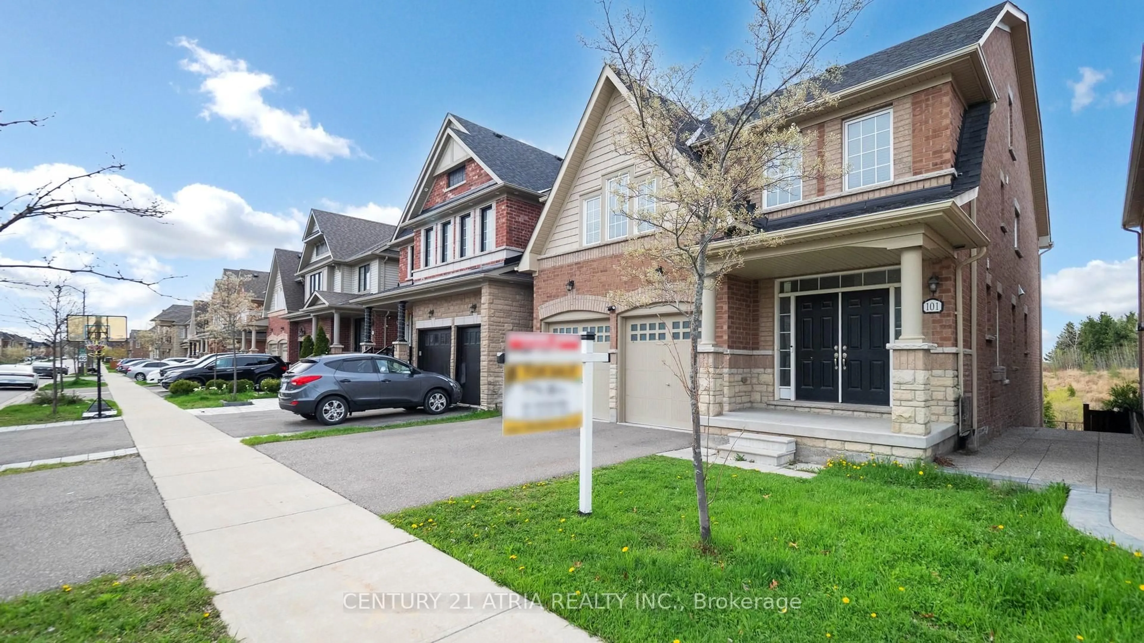 Home with brick exterior material, street for 101 Bonnieglen Farm Blvd, Caledon Ontario L7C 4B7
