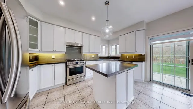 Additional property image - 323 Bristol Rd