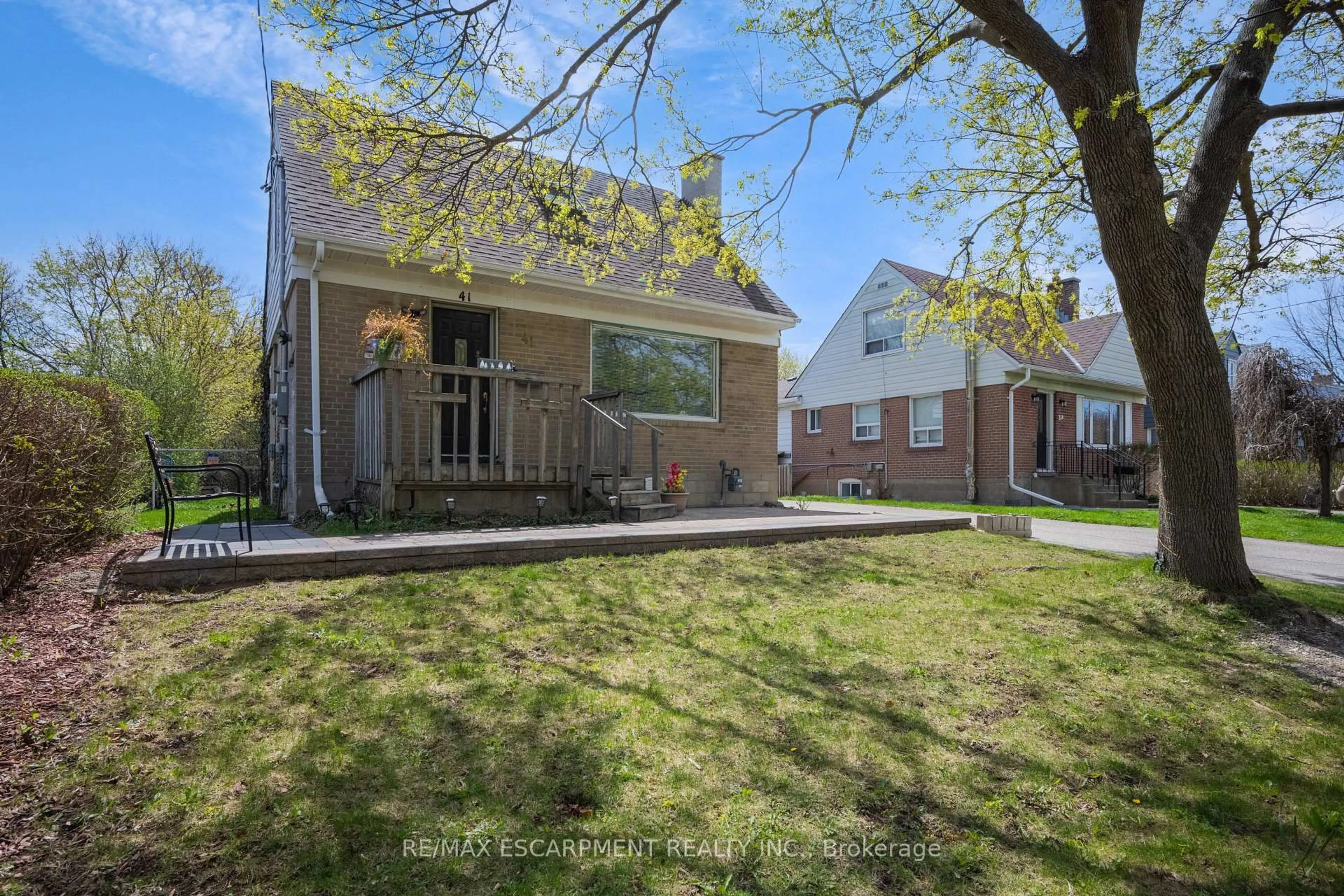 Home with brick exterior material, street for 41 McCaul St, Brampton Ontario L6V 1J1
