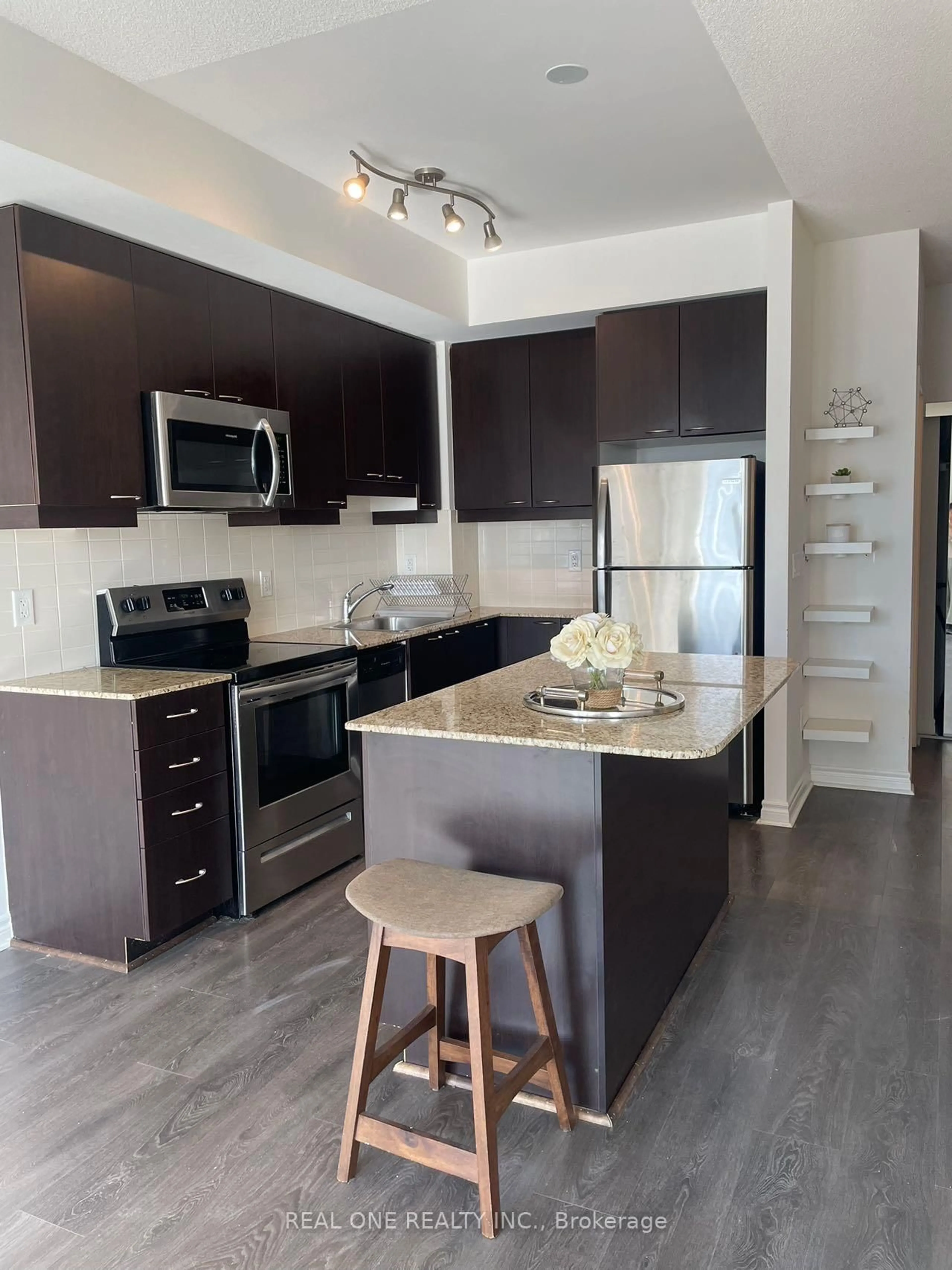 Open concept kitchen, unknown for 385 Prince Of Wales Dr #3006, Mississauga Ontario L5B 0C6