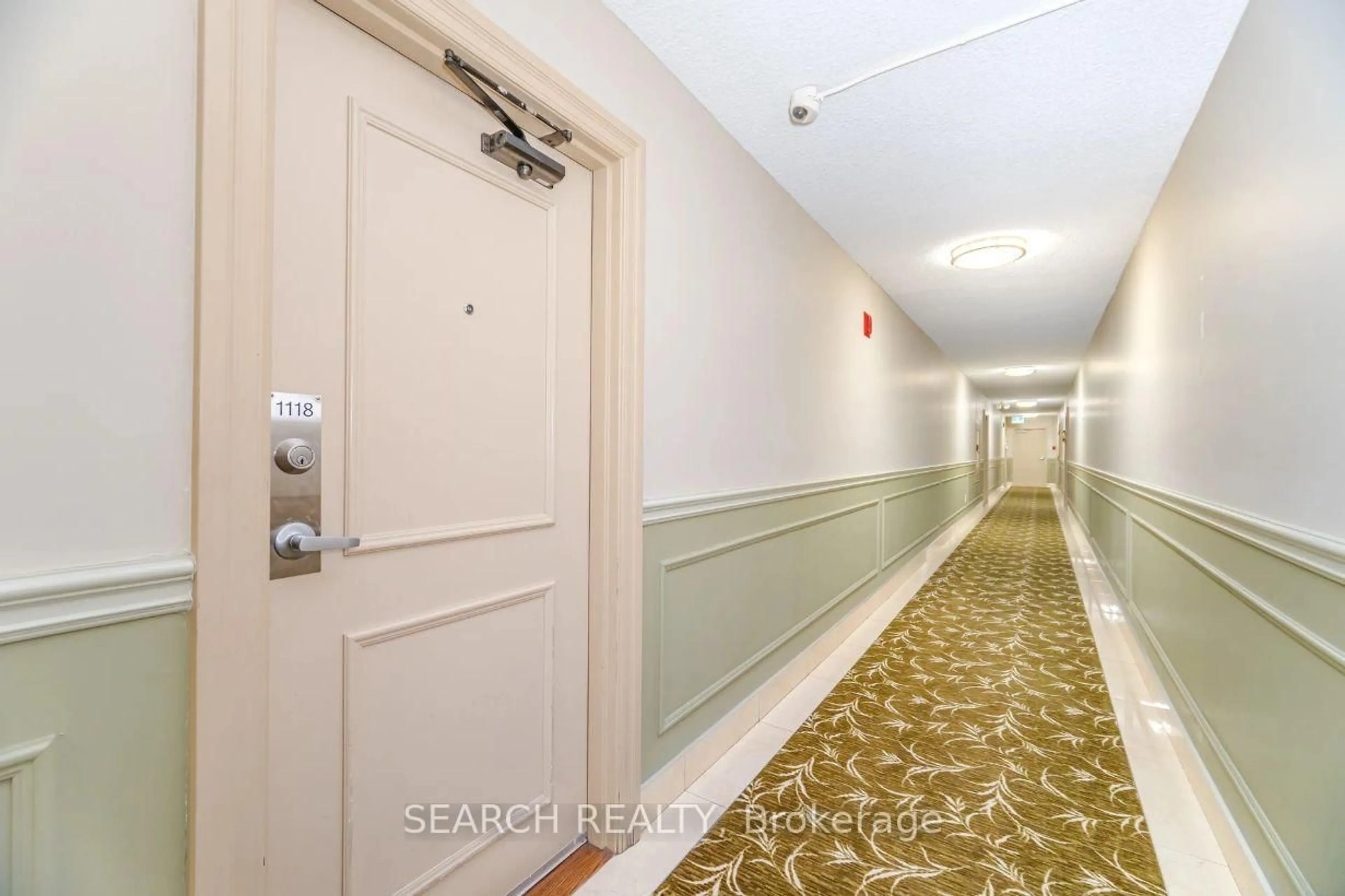 Indoor foyer for 1625 Bloor St #1118, Mississauga Ontario L4X 1S3