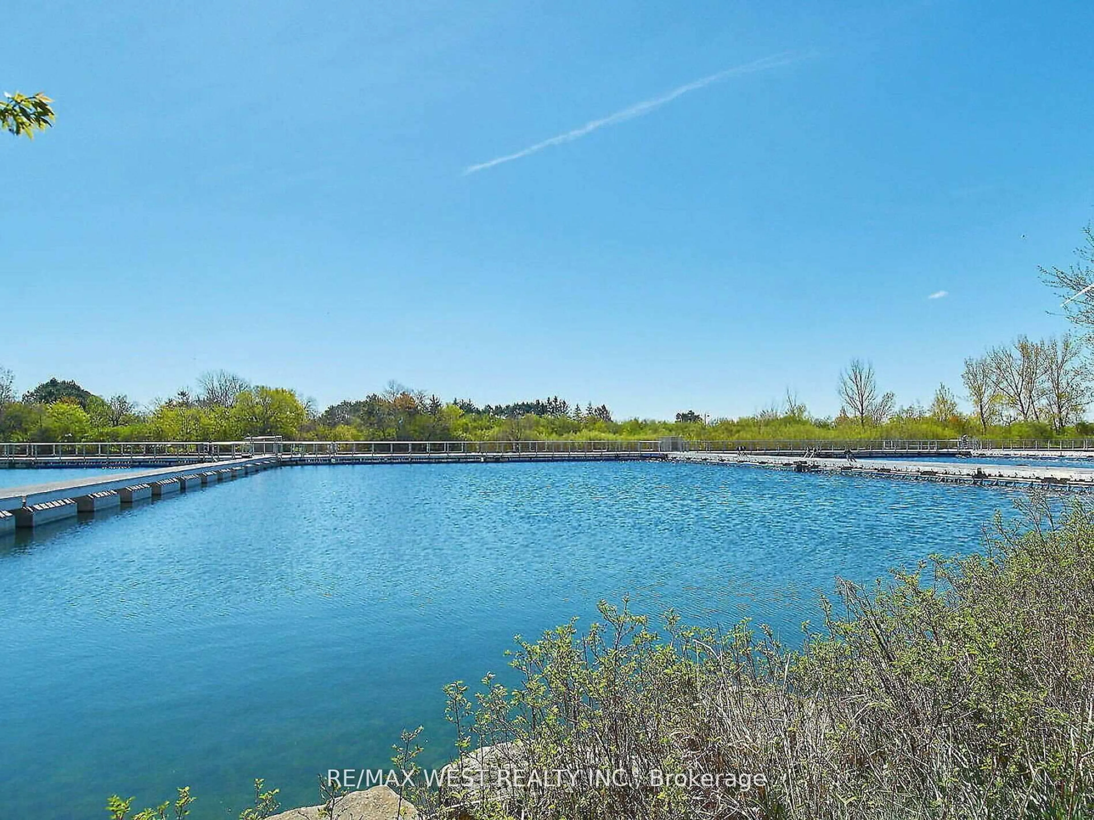 Pool for 30 Shore Breeze Dr #923, Toronto Ontario M8V 0J1
