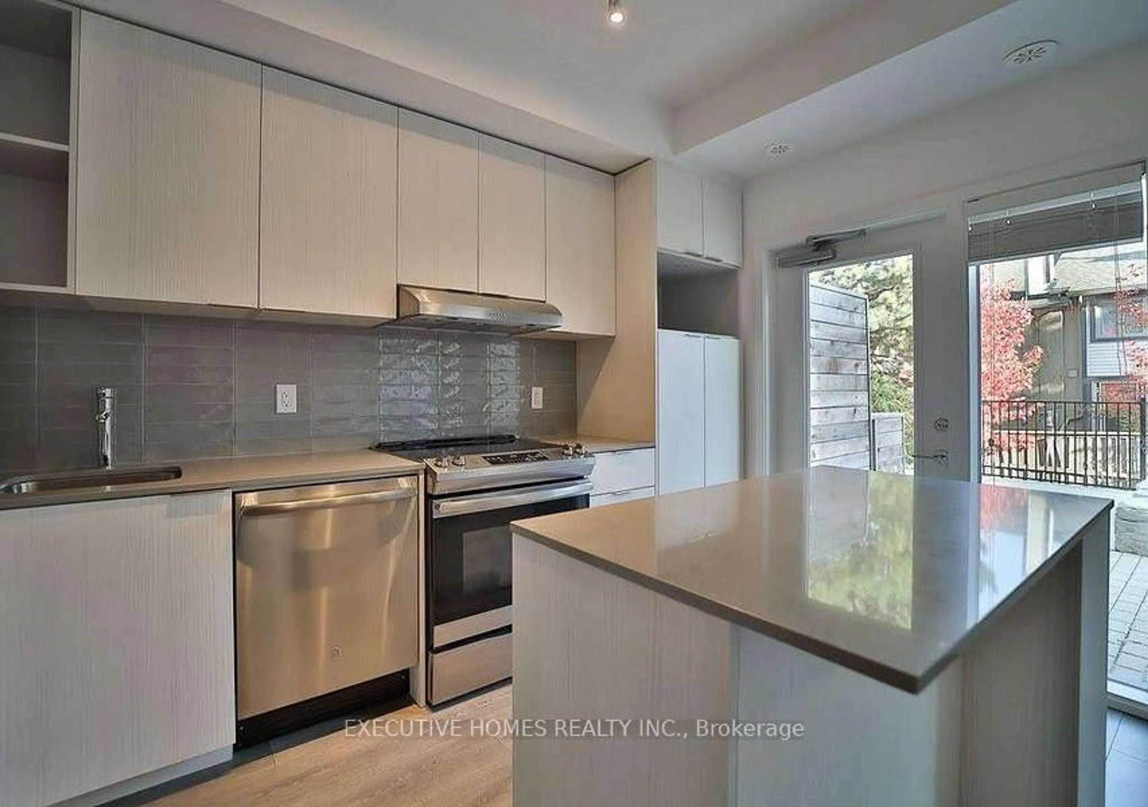 Standard kitchen, unknown for 2530 Eglinton Ave #106, Mississauga Ontario L5M 0Z5