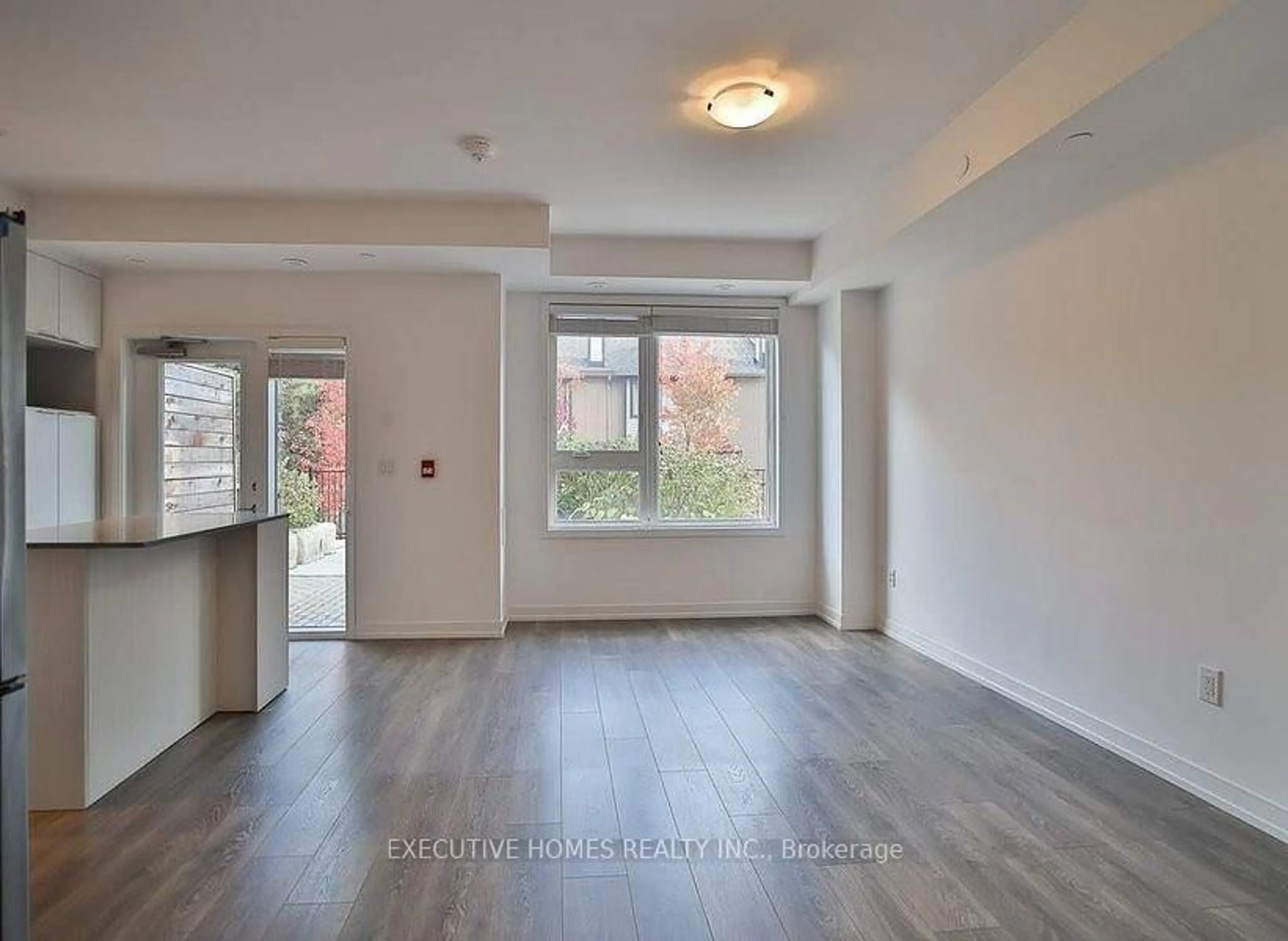 A pic of a room for 2530 Eglinton Ave #106, Mississauga Ontario L5M 0Z5