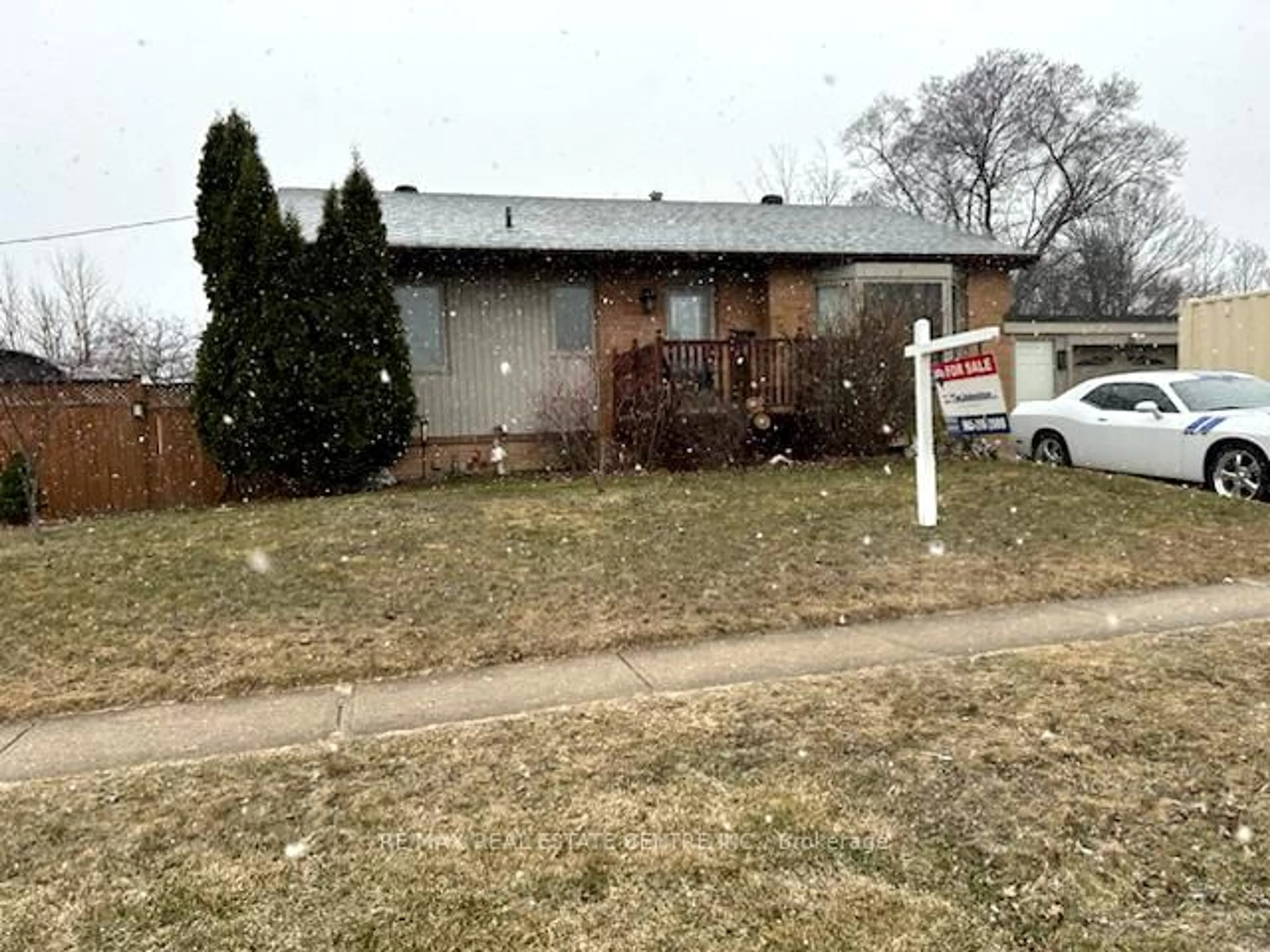 Unknown for 54 Nanwood Dr, Brampton Ontario L6W 1L9