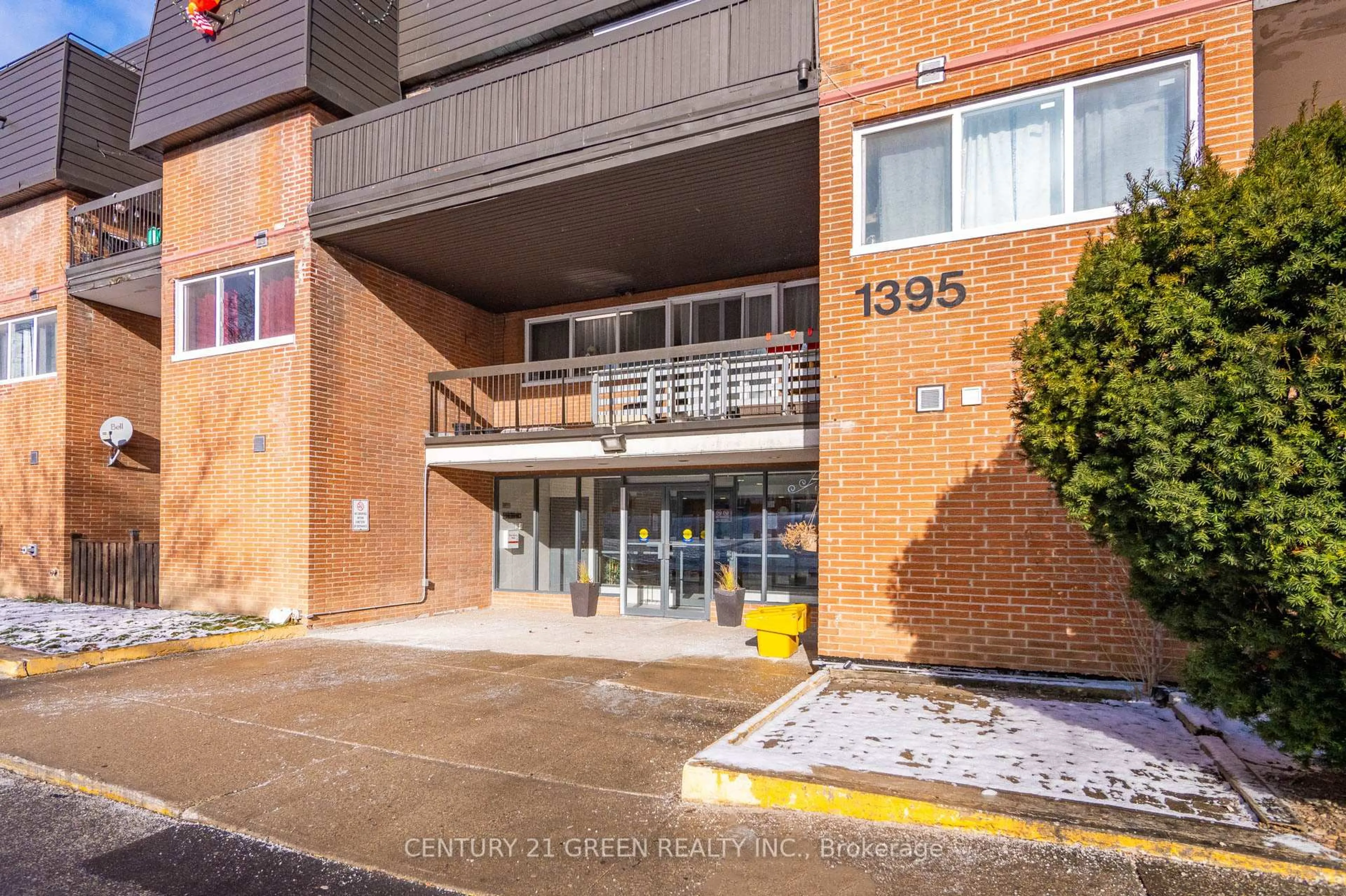 Indoor foyer for 1395 Williamsport Dr #342, Mississauga Ontario L4X 2T4