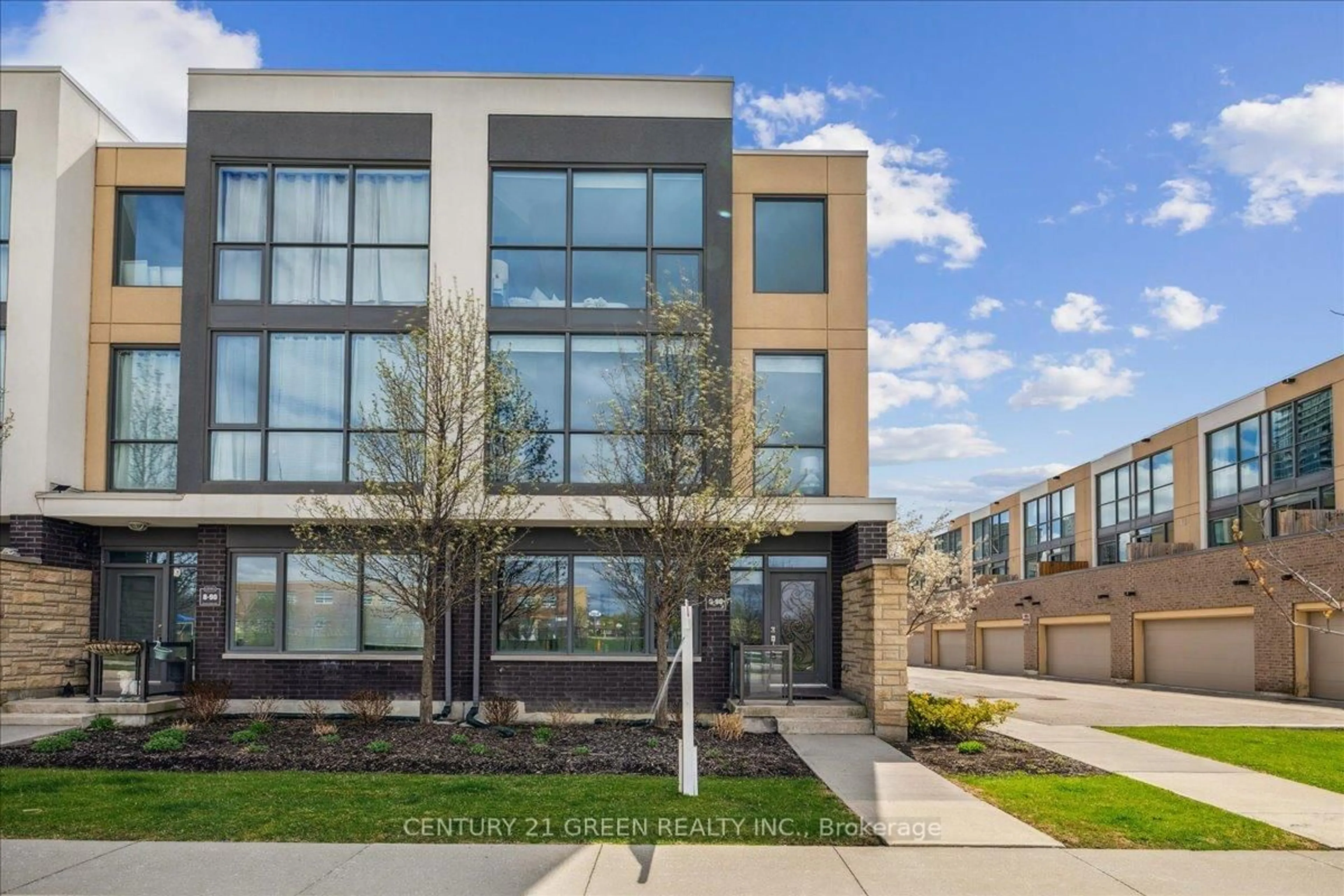 A pic from outside/outdoor area/front of a property/back of a property/a pic from drone, building for 90 Little Creek Rd #9, Mississauga Ontario L5R 0E9