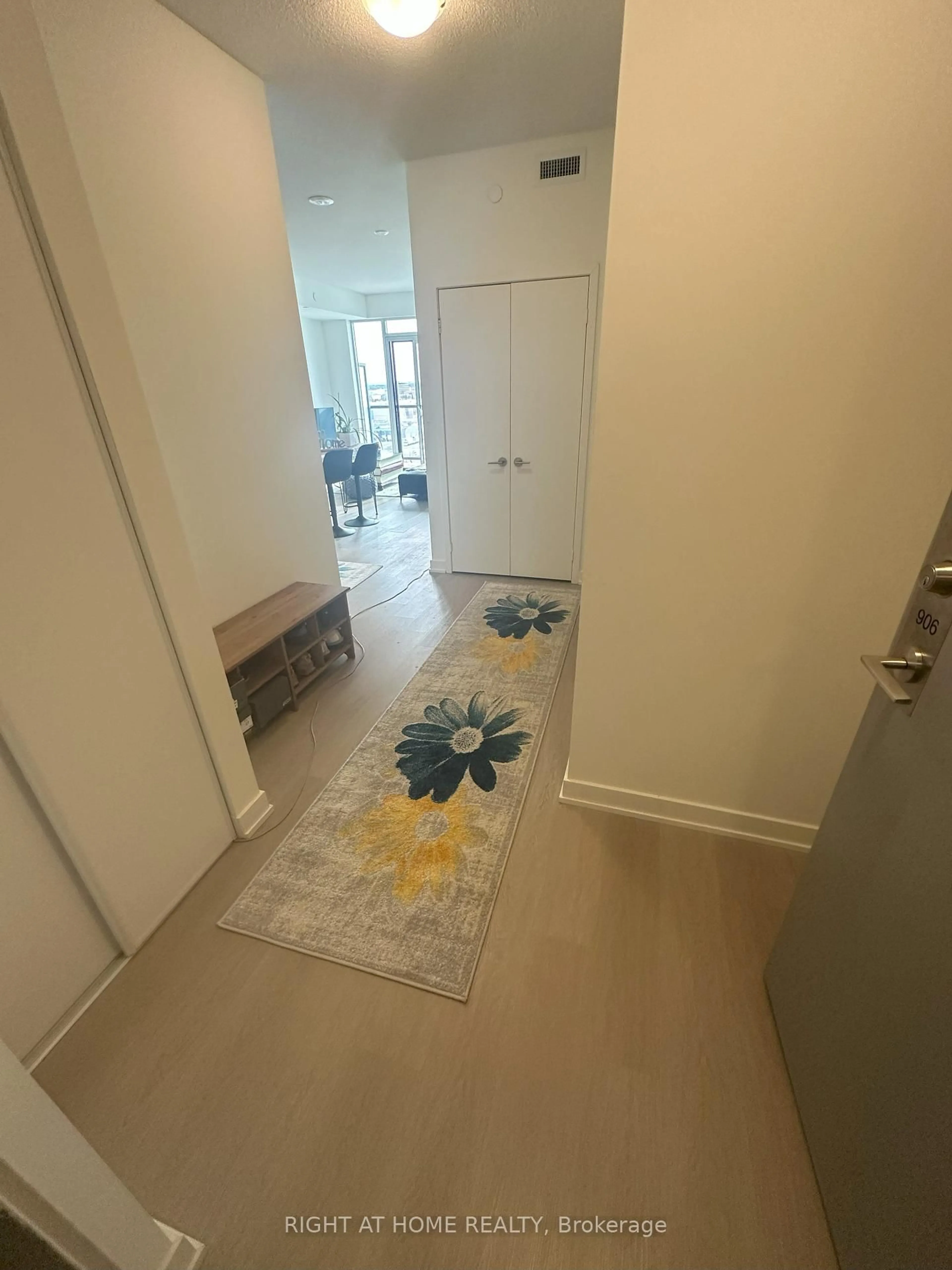 Unknown for 859 The Queensway St #906, Toronto Ontario M8Z 1N8