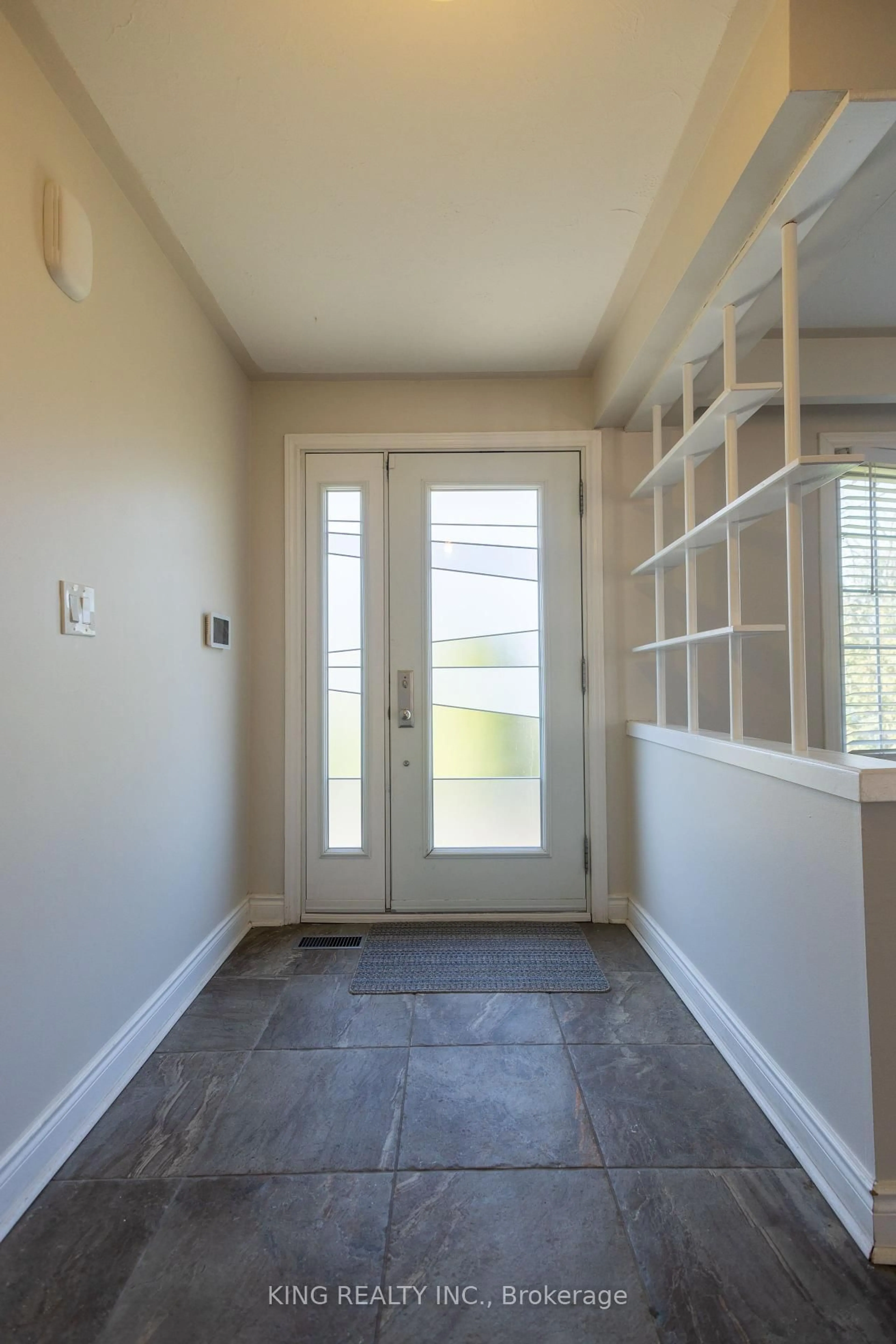 Indoor entryway for 8387 Guelph Line, Milton Ontario L0P 1B0