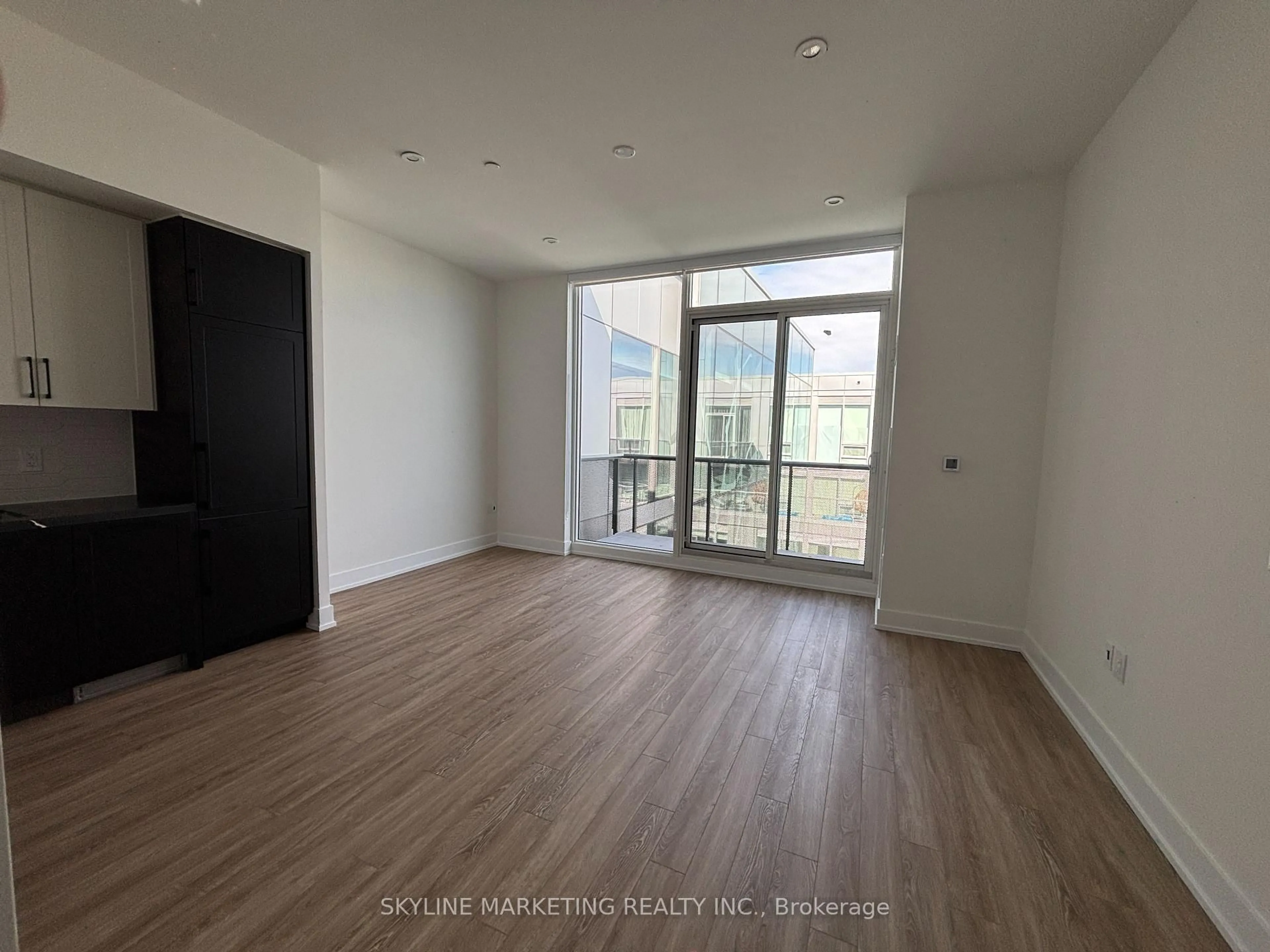 A pic of a room for 2450 Old Bronte Rd #818, Oakville Ontario L6M 5P6