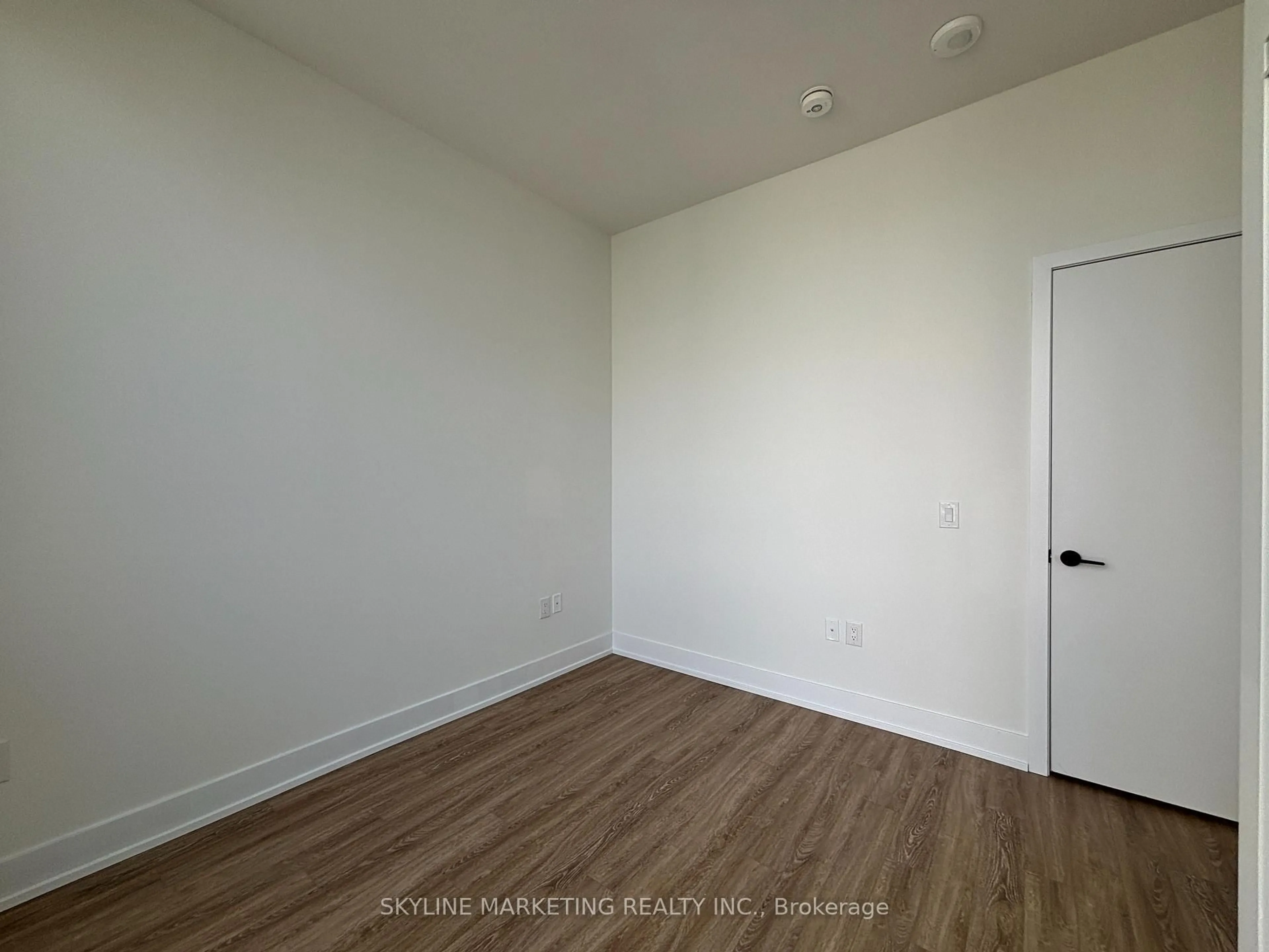 A pic of a room for 2450 Old Bronte Rd #818, Oakville Ontario L6M 5P6